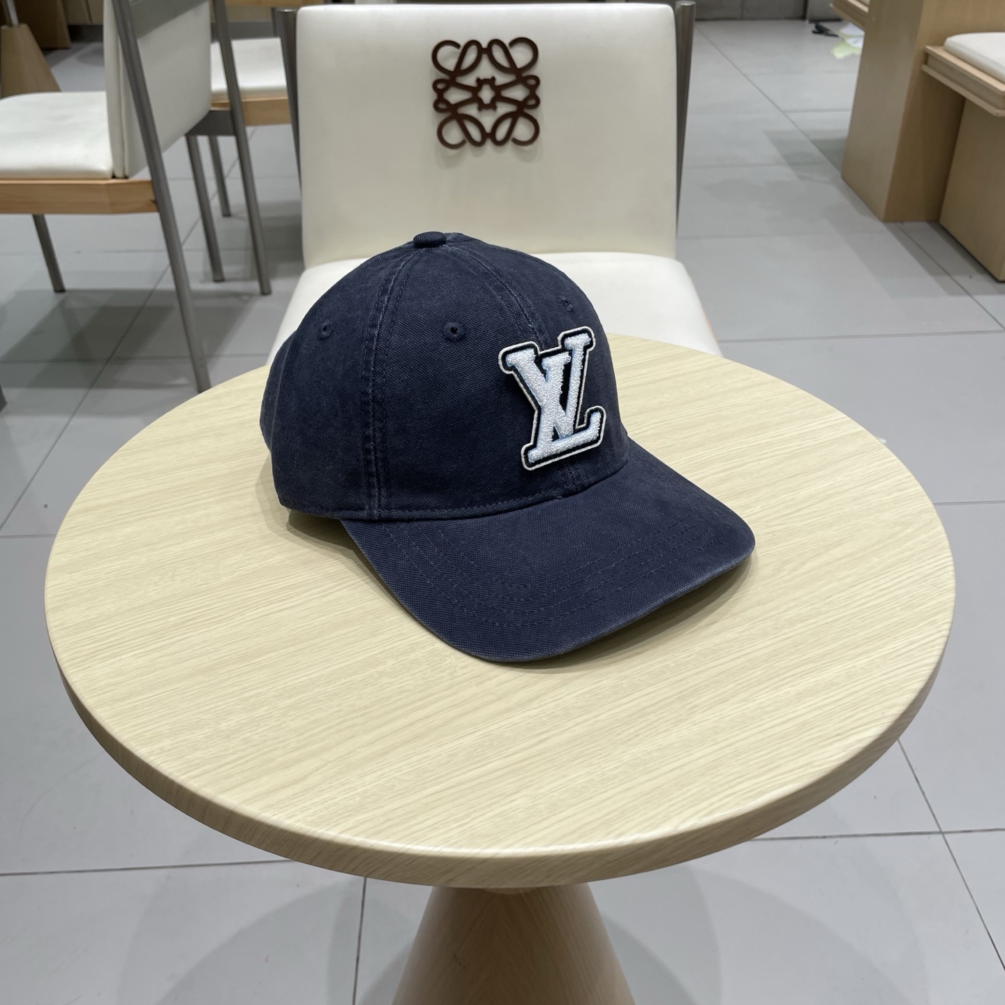 路易威登棒球帽LouisVuitton👒😍新款LV棒球帽，重工打造♥完美刺绣，高端大气，百搭款🤗男女通用