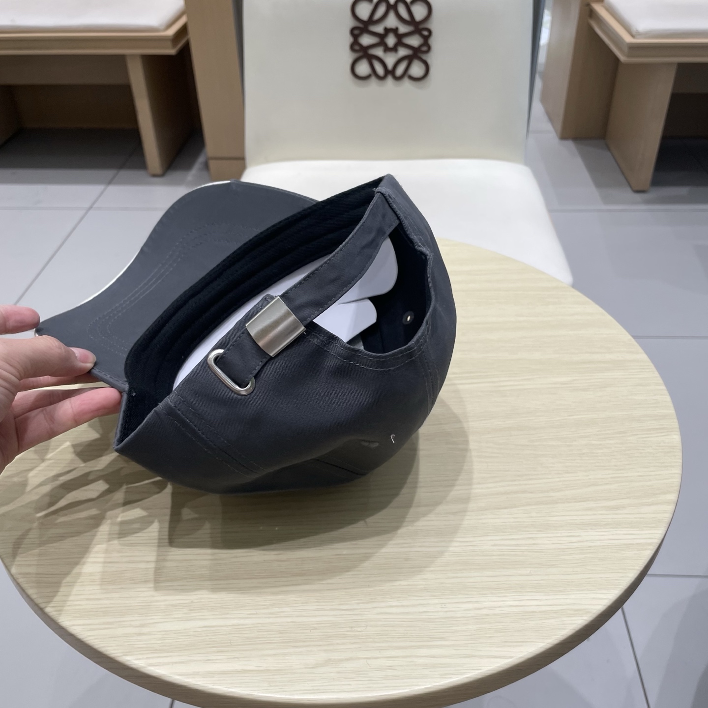 🆕RADA 普拉达 新品棒球帽 代购版本！时尚潮流，高端做工！非一般的品质，细节看实拍哦
”