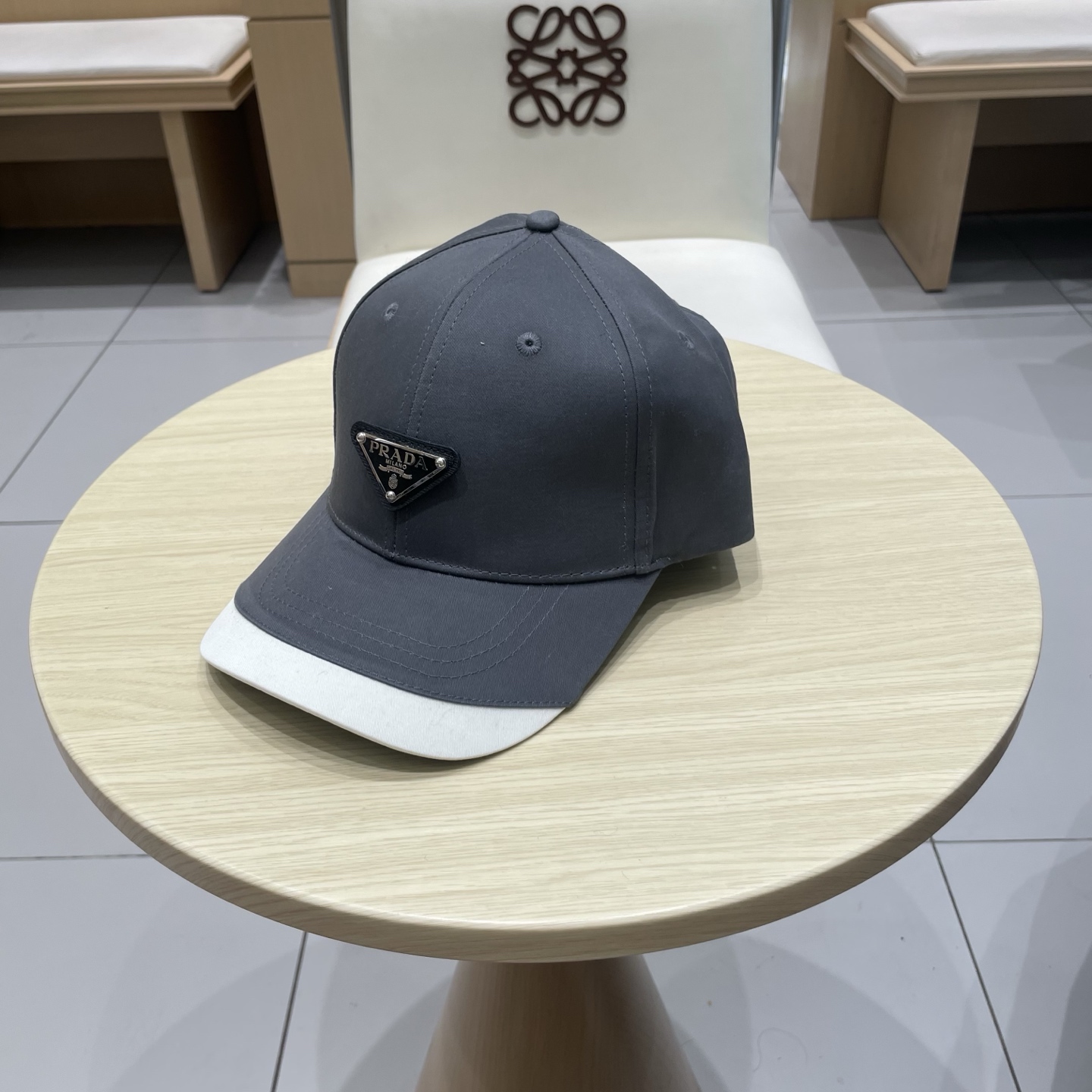 🆕RADA 普拉达 新品棒球帽 代购版本！时尚潮流，高端做工！非一般的品质，细节看实拍哦
”