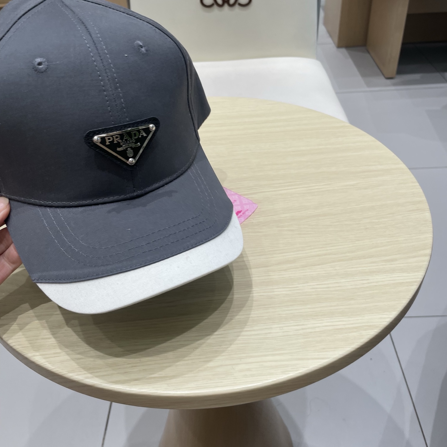 🆕RADA 普拉达 新品棒球帽 代购版本！时尚潮流，高端做工！非一般的品质，细节看实拍哦
”