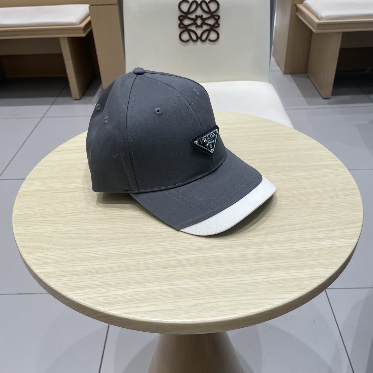 🆕RADA 普拉达 新品棒球帽 代购版本！时尚潮流，高端做工！非一般的品质，细节看实拍哦
”