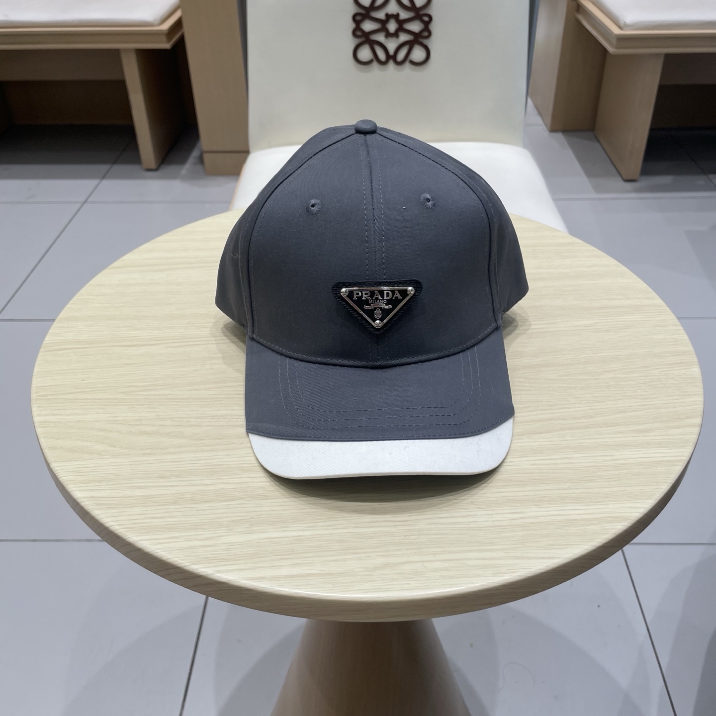 🆕RADA 普拉达 新品棒球帽 代购版本！时尚潮流，高端做工！非一般的品质，细节看实拍哦
”