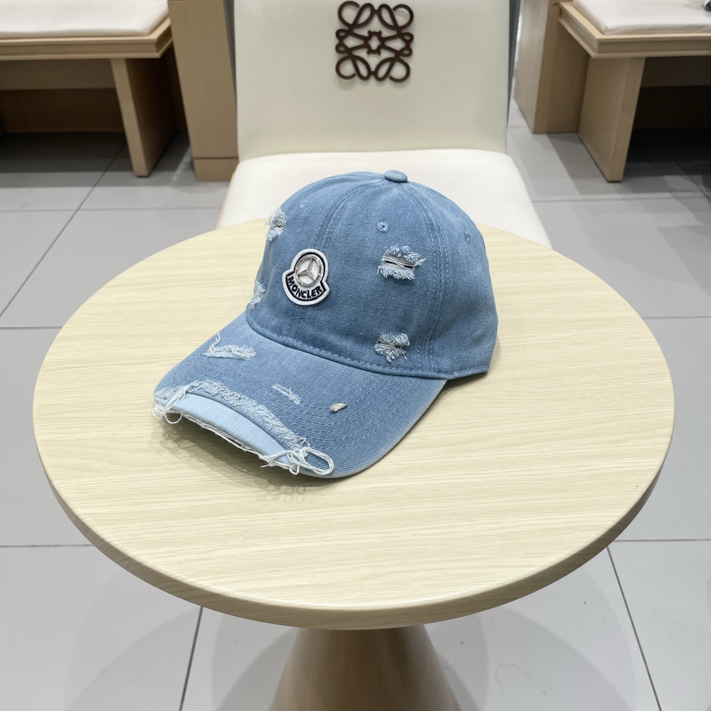  蒙口MONCLER新款牛仔棒球帽，时尚炸街单品，风格很OK，网红.时尚博主的最爱！高品质舒适透气，凹造