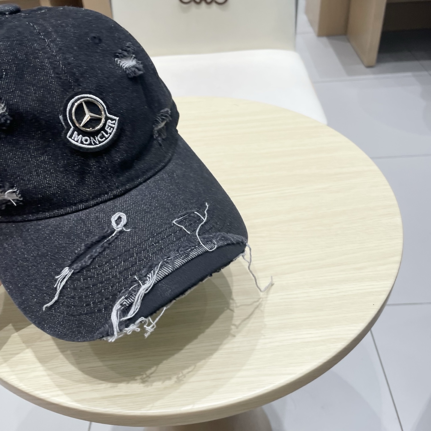  蒙口MONCLER新款牛仔棒球帽，时尚炸街单品，风格很OK，网红.时尚博主的最爱！高品质舒适透气，凹造