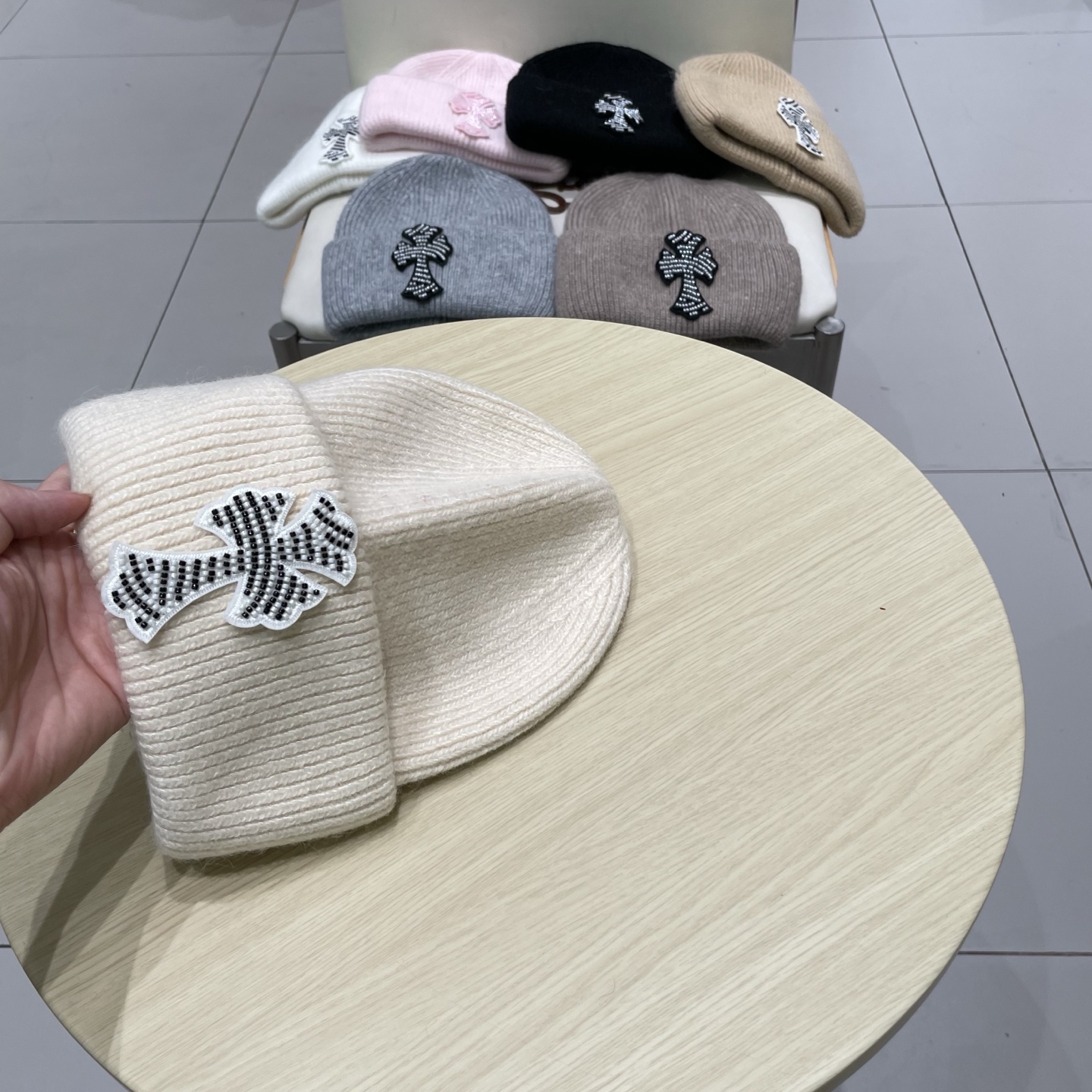 【克罗心】2025秋冬新款男女款针织毛线帽#
很有质感的一款～百搭单品