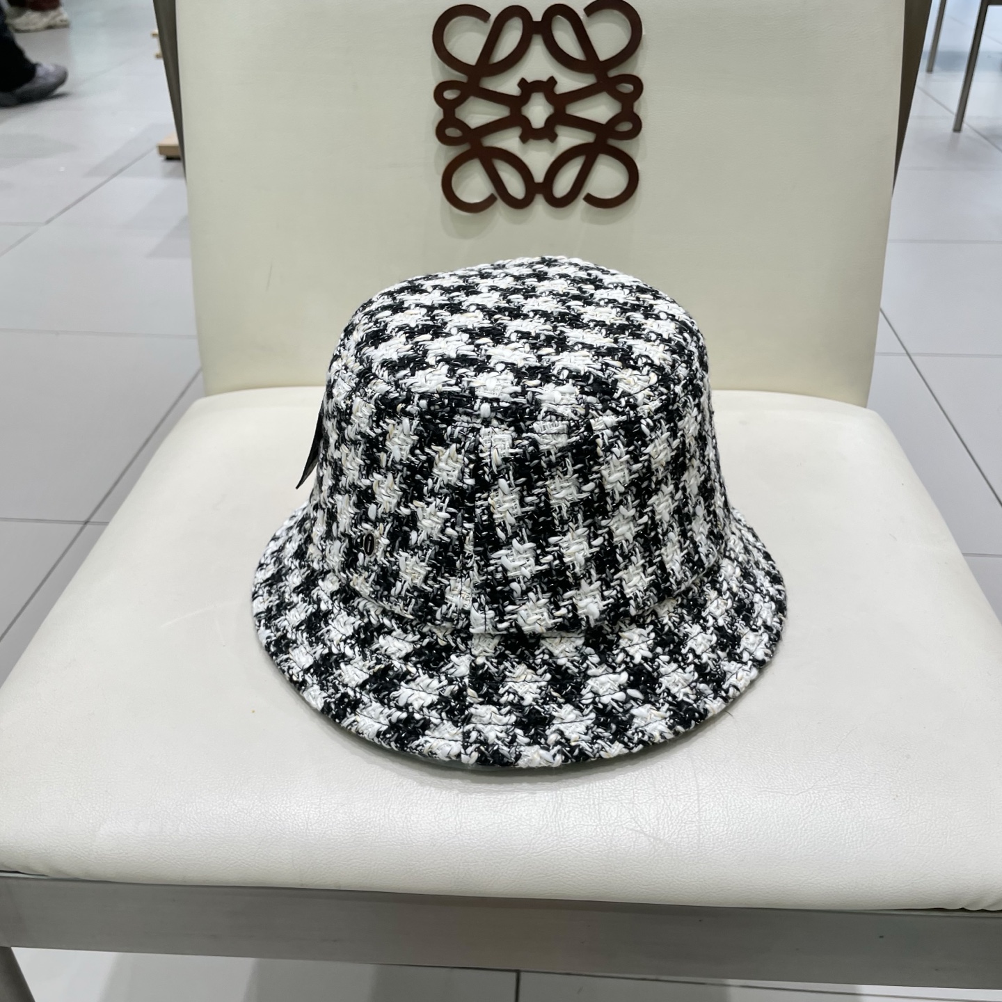 Lv路易威登2025新款韩版格子渔夫帽女秋冬复古百搭显脸小水桶帽盆帽帽子潮