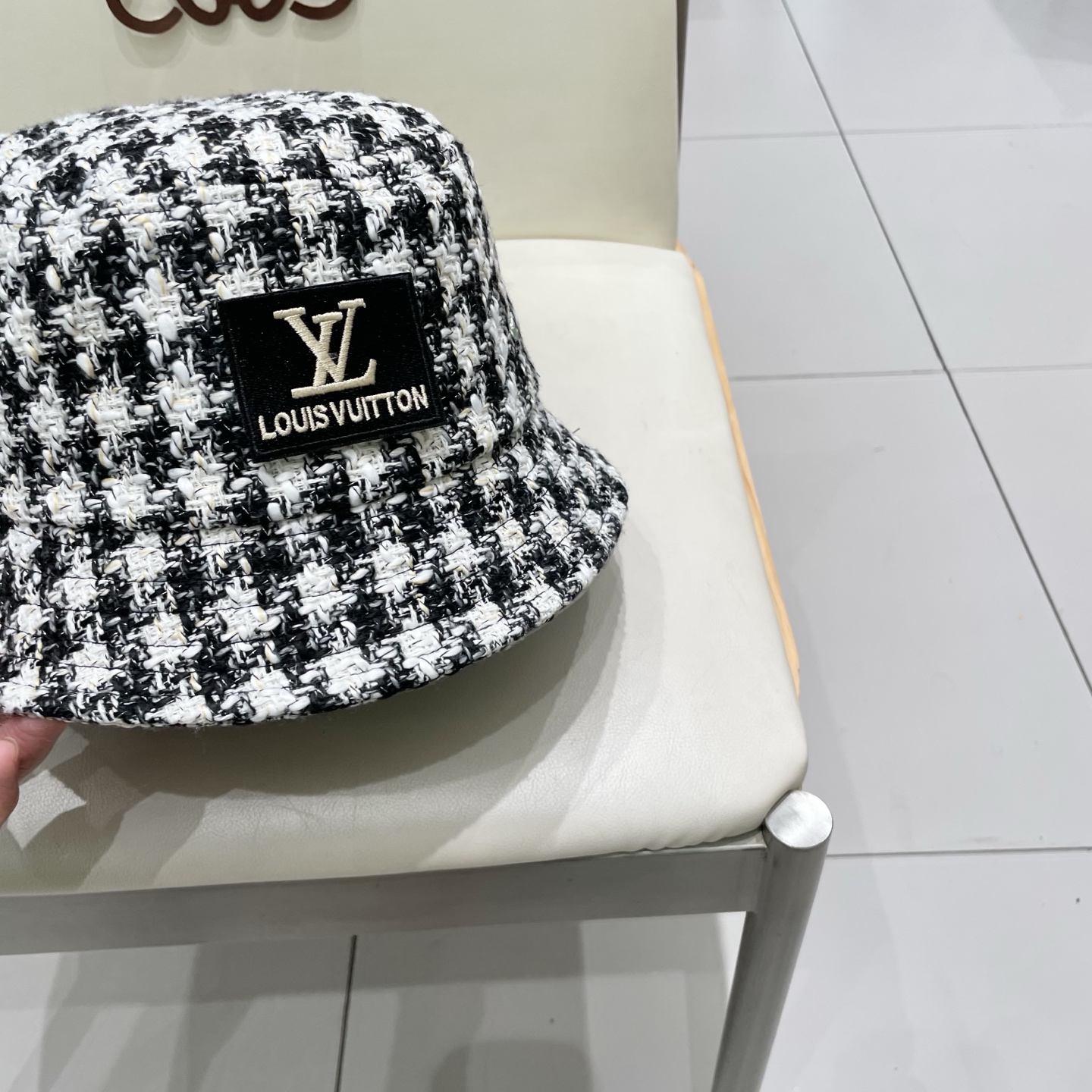 Lv路易威登2025新款韩版格子渔夫帽女秋冬复古百搭显脸小水桶帽盆帽帽子潮