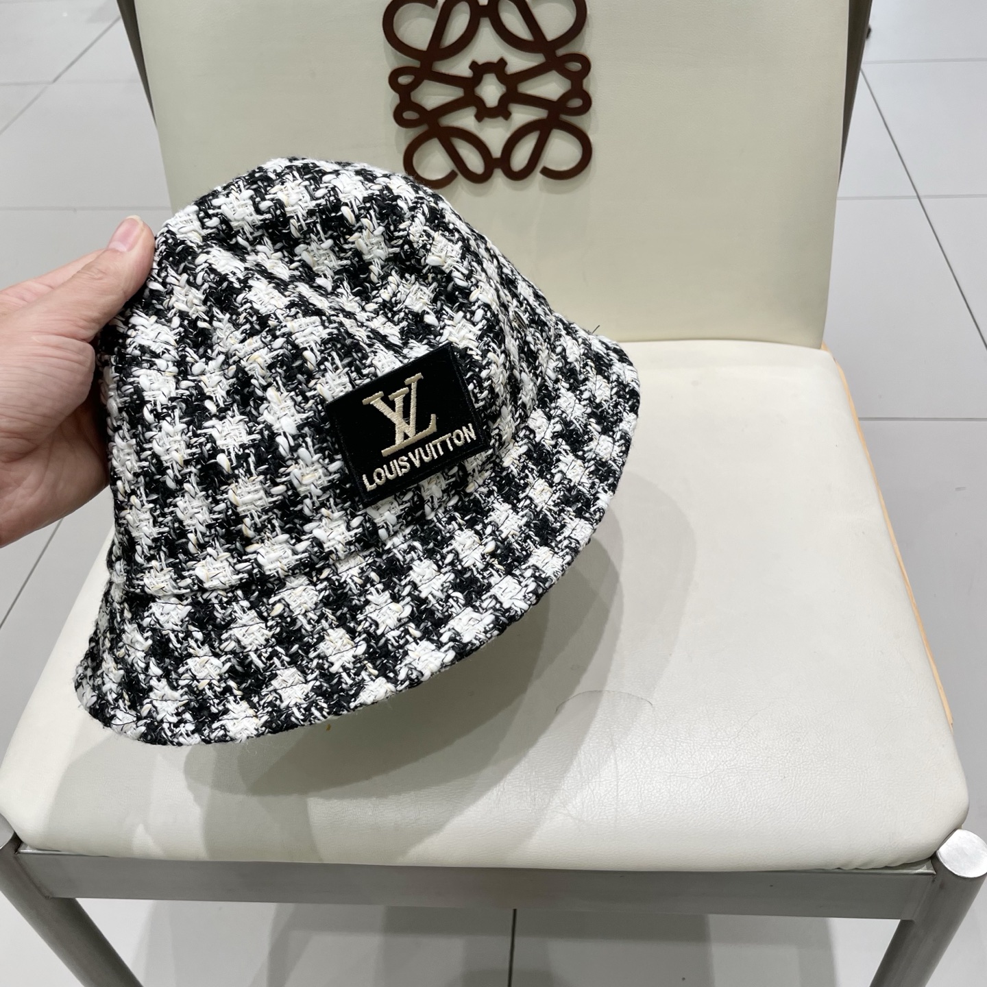 Lv路易威登2025新款韩版格子渔夫帽女秋冬复古百搭显脸小水桶帽盆帽帽子潮