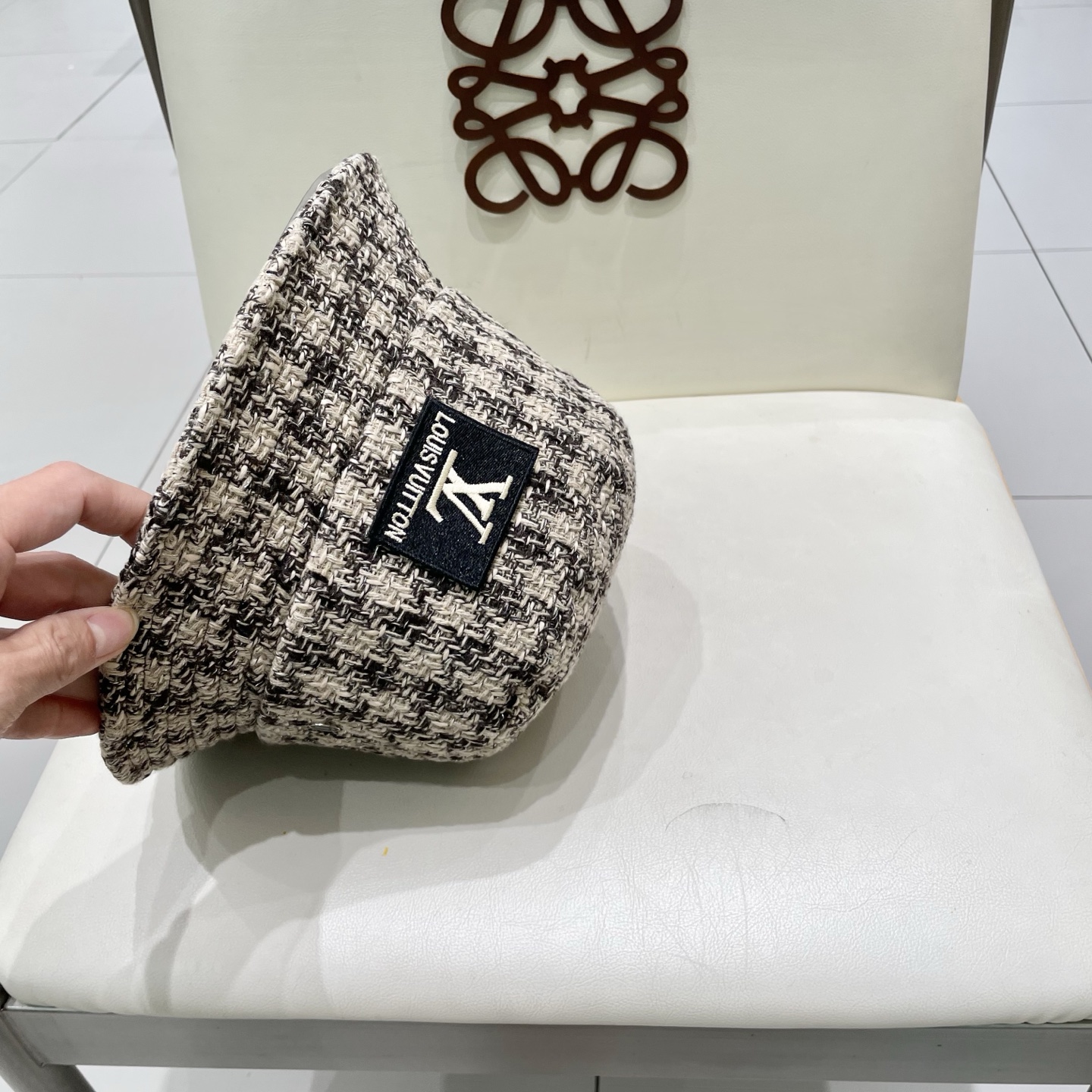 Lv路易威登2025新款韩版格子渔夫帽女秋冬复古百搭显脸小水桶帽盆帽帽子潮