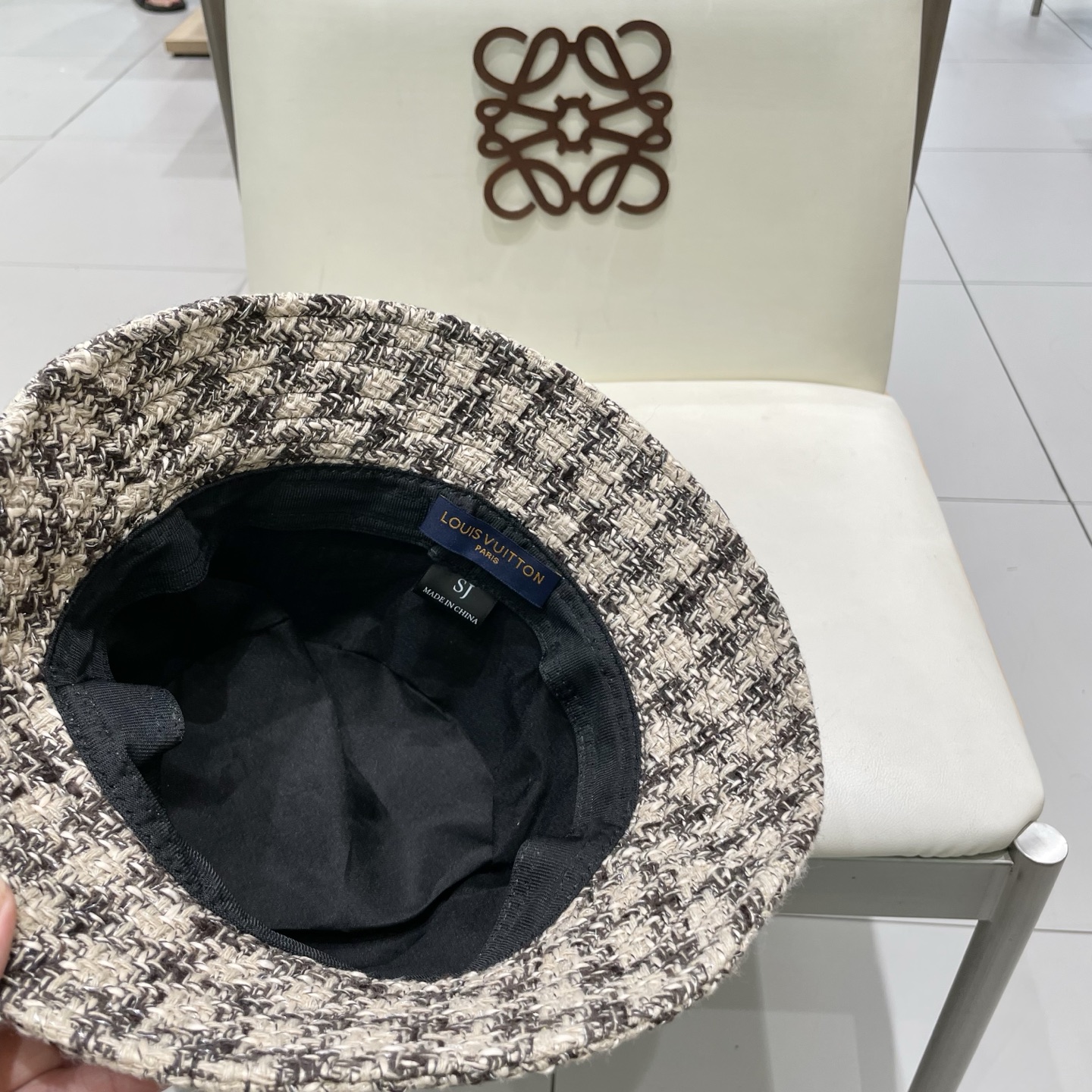 Lv路易威登2025新款韩版格子渔夫帽女秋冬复古百搭显脸小水桶帽盆帽帽子潮