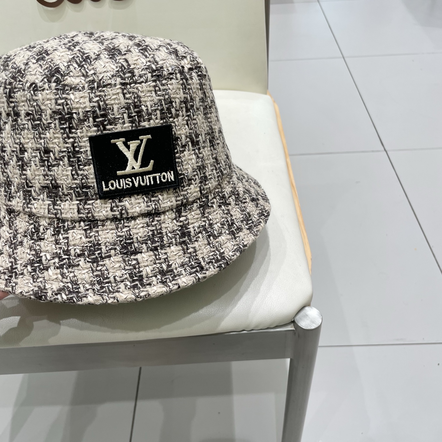 Lv路易威登2025新款韩版格子渔夫帽女秋冬复古百搭显脸小水桶帽盆帽帽子潮