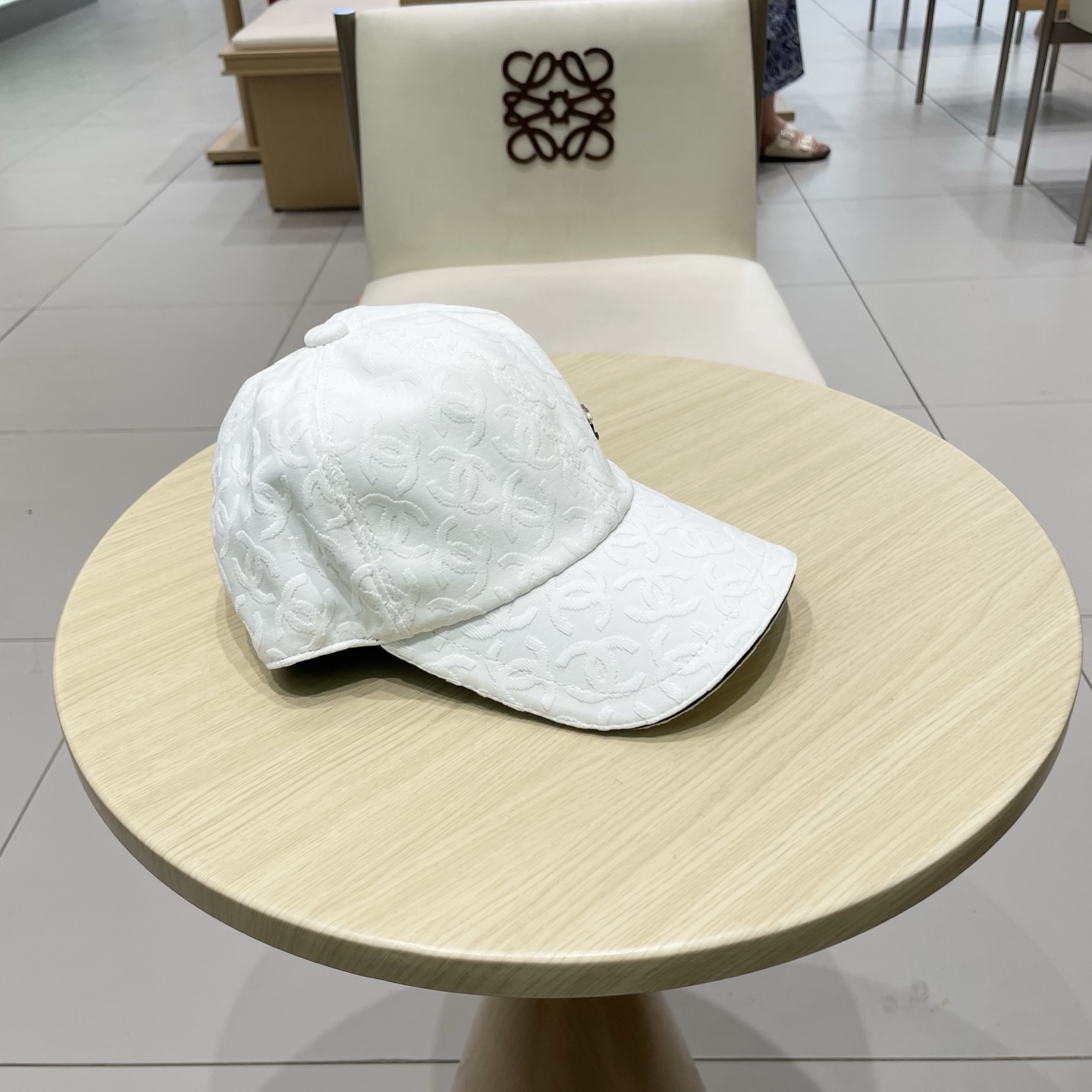 Chanel(香奈儿)新款原单棒球帽， 牛仔小双C，专柜1:1开模订制，原版牛仔布料+头层牛皮，轻盈透气