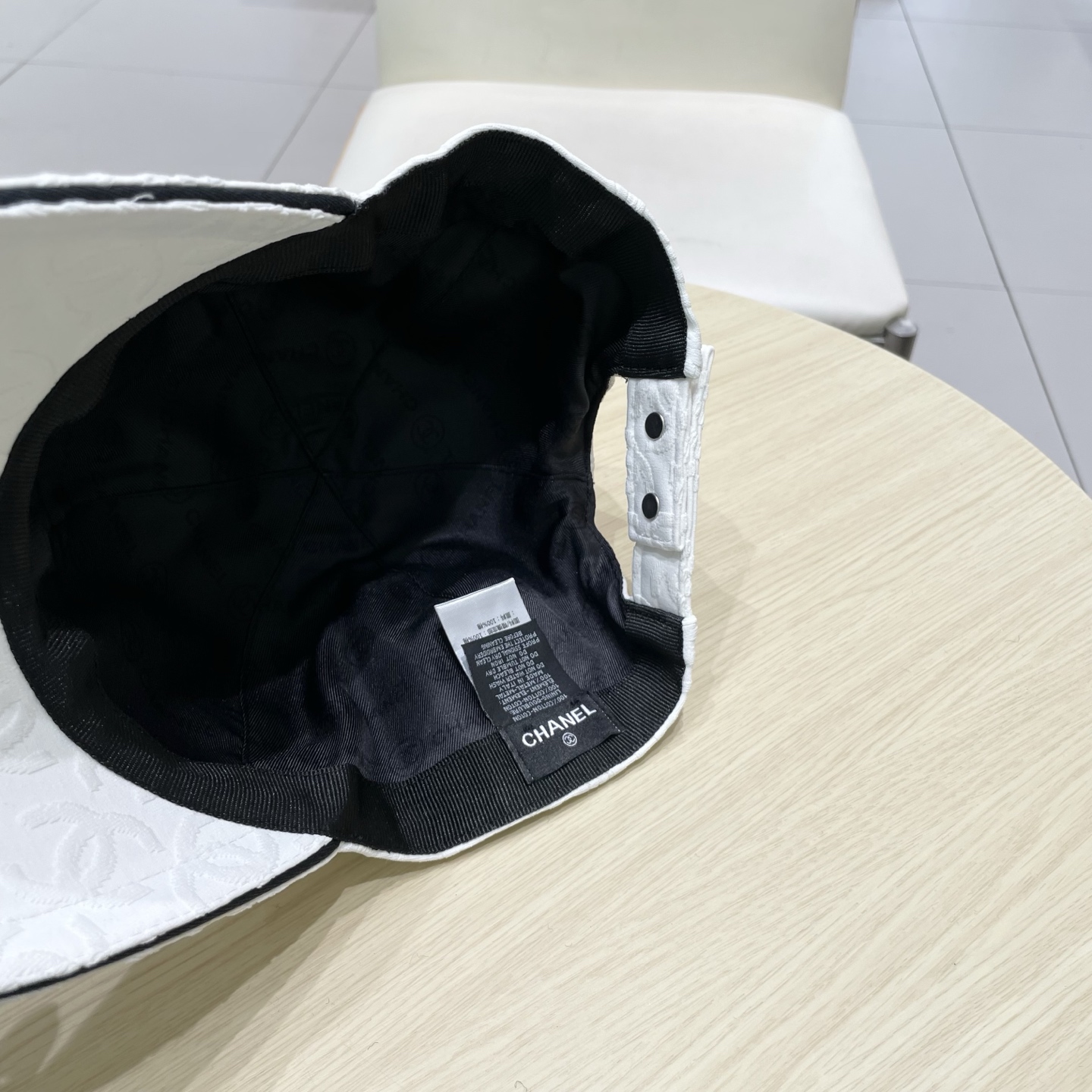 Chanel(香奈儿)新款原单棒球帽， 牛仔小双C，专柜1:1开模订制，原版牛仔布料+头层牛皮，轻盈透气