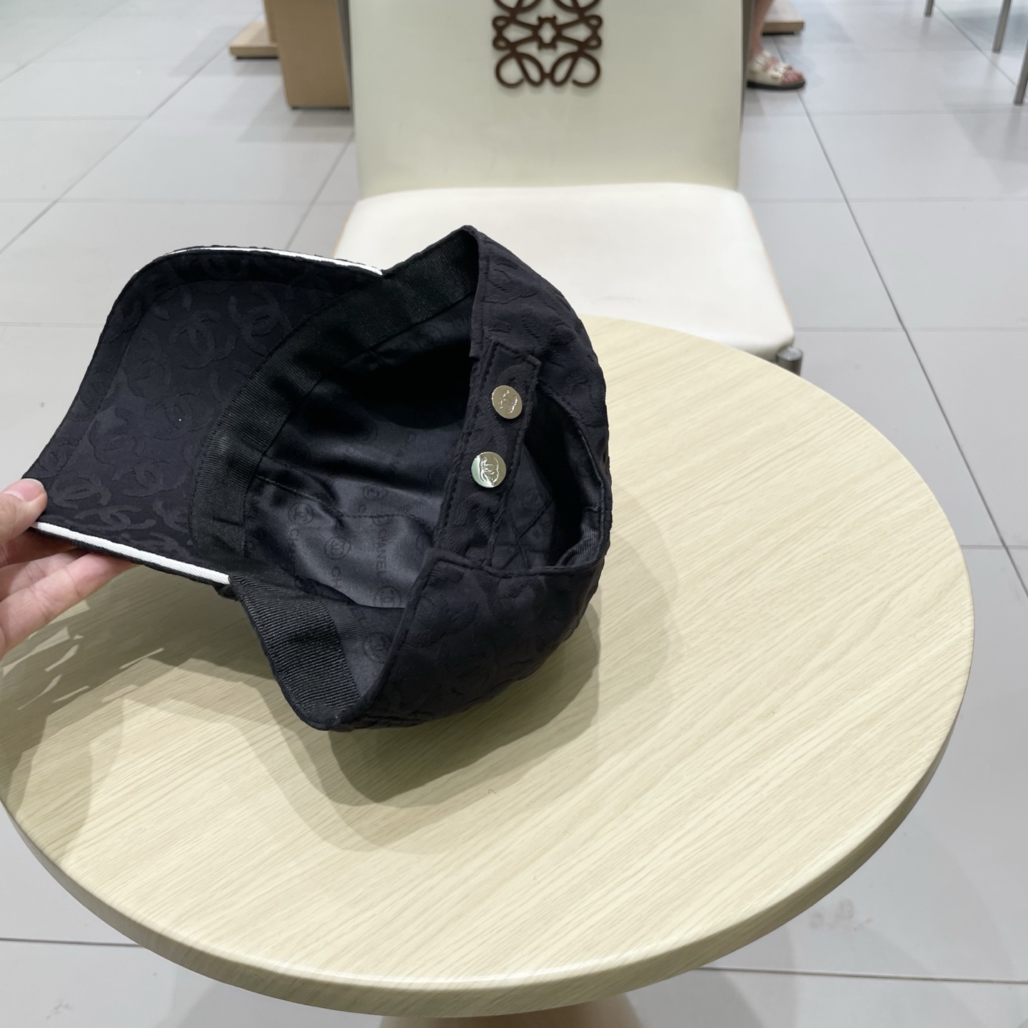 Chanel(香奈儿)新款原单棒球帽， 牛仔小双C，专柜1:1开模订制，原版牛仔布料+头层牛皮，轻盈透气