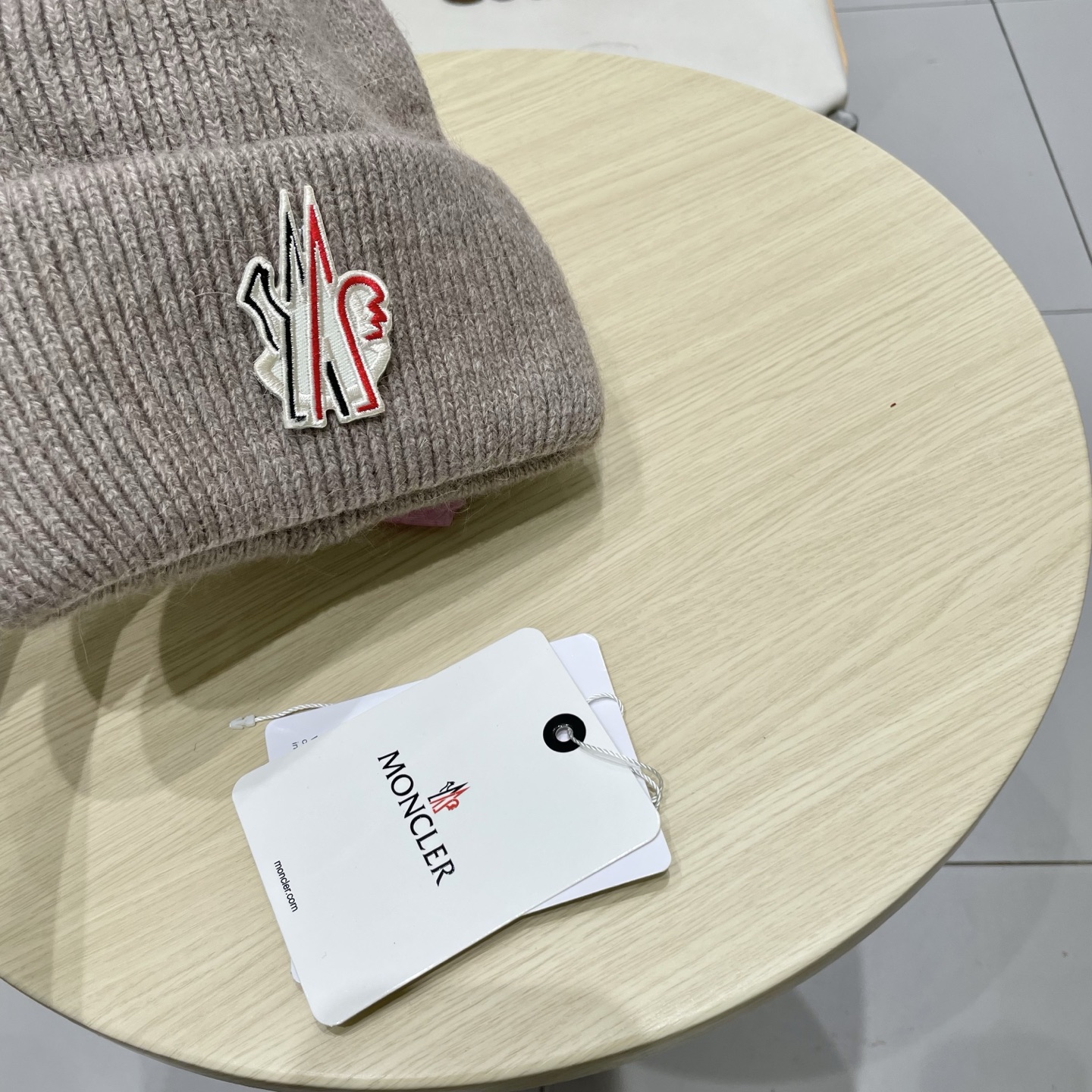  蒙口Moncler盟可睐💥官网经典针织帽，原单复刻.非常柔软亲肤，弹性很好💓有质感又非常百搭的款式~保