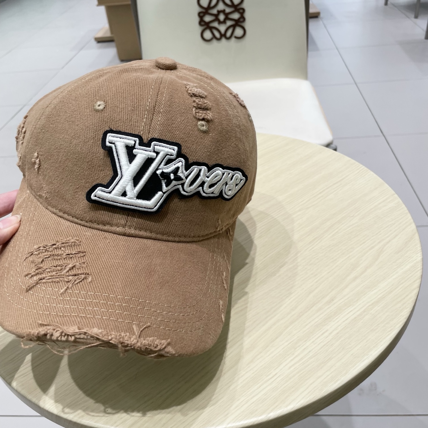  路易威登棒球帽LouisVuitton👒😍秋款新款LV棒球帽，重工打造♥高端大气