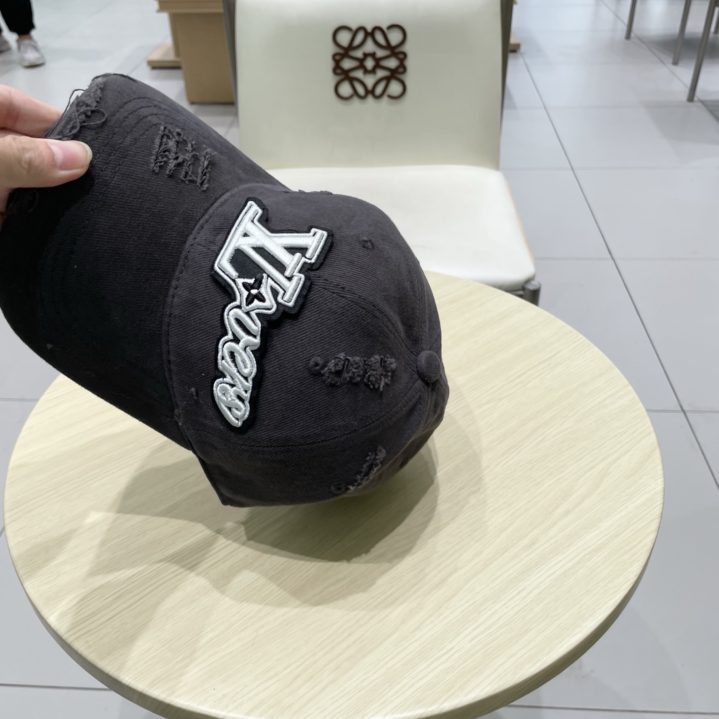  路易威登棒球帽LouisVuitton👒😍秋款新款LV棒球帽，重工打造♥高端大气