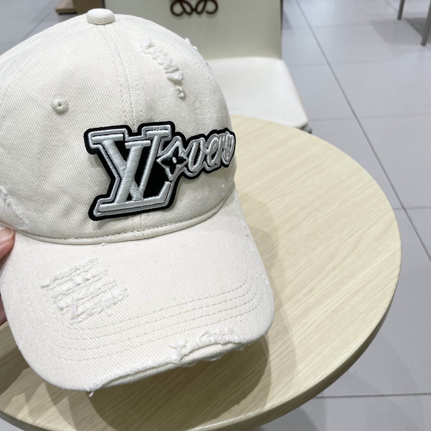  路易威登棒球帽LouisVuitton👒😍秋款新款LV棒球帽，重工打造♥高端大气