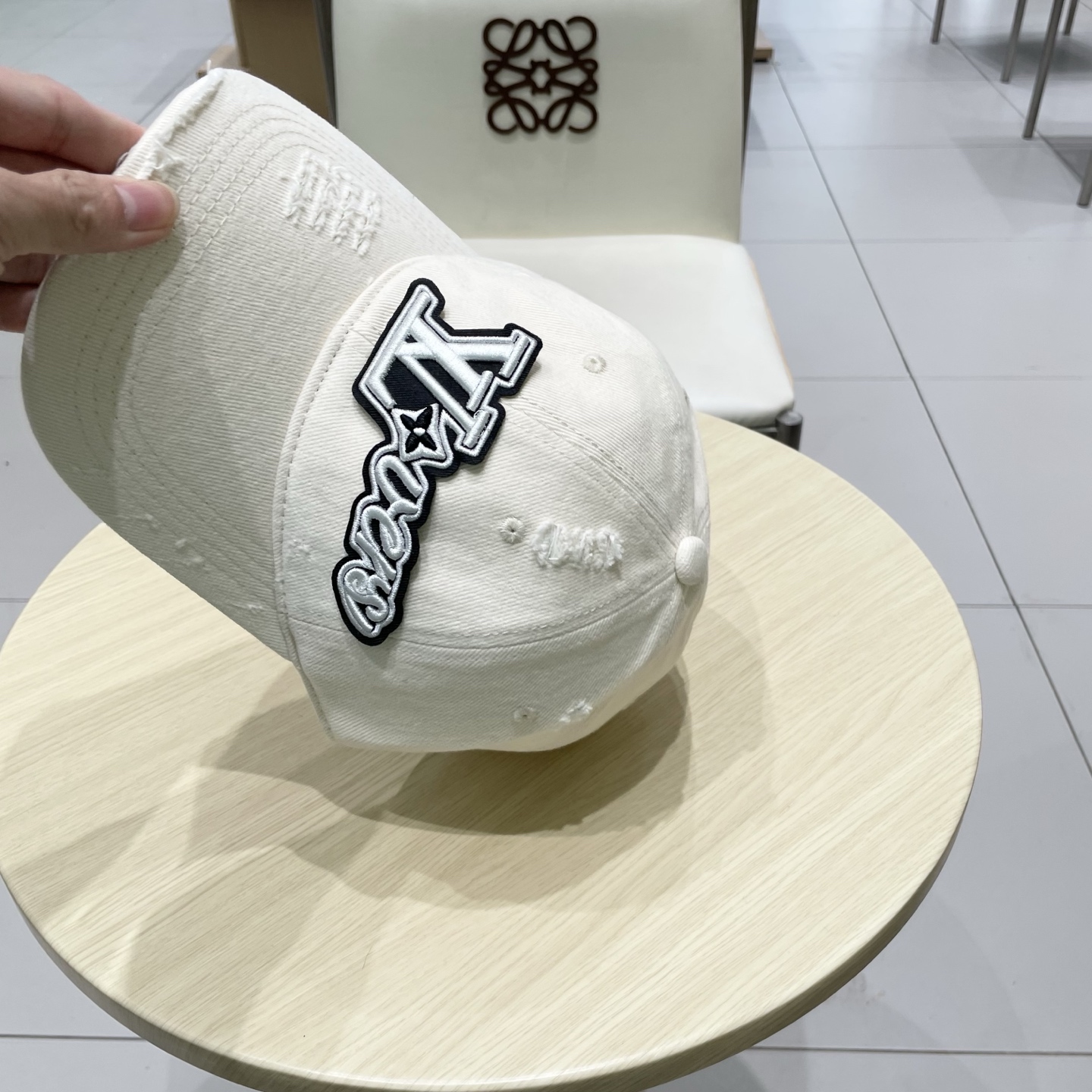  路易威登棒球帽LouisVuitton👒😍秋款新款LV棒球帽，重工打造♥高端大气