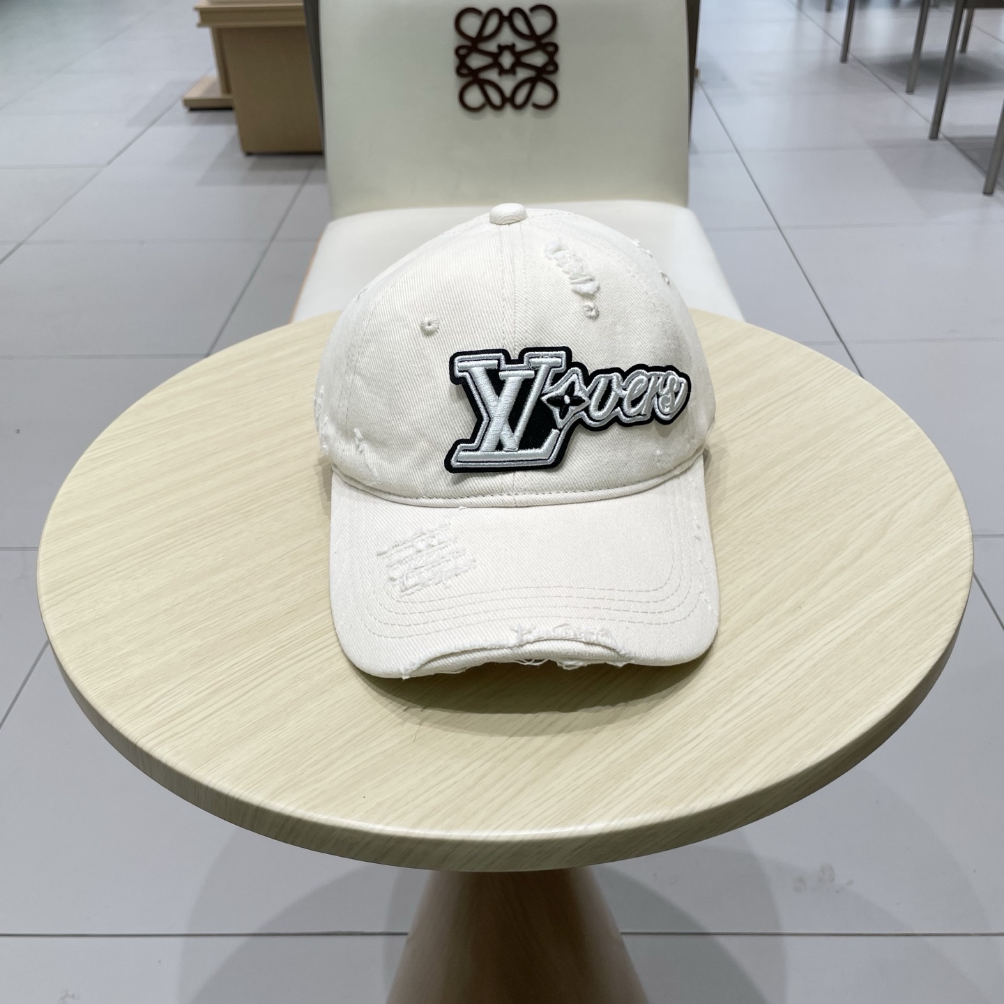  路易威登棒球帽LouisVuitton👒😍秋款新款LV棒球帽，重工打造♥高端大气