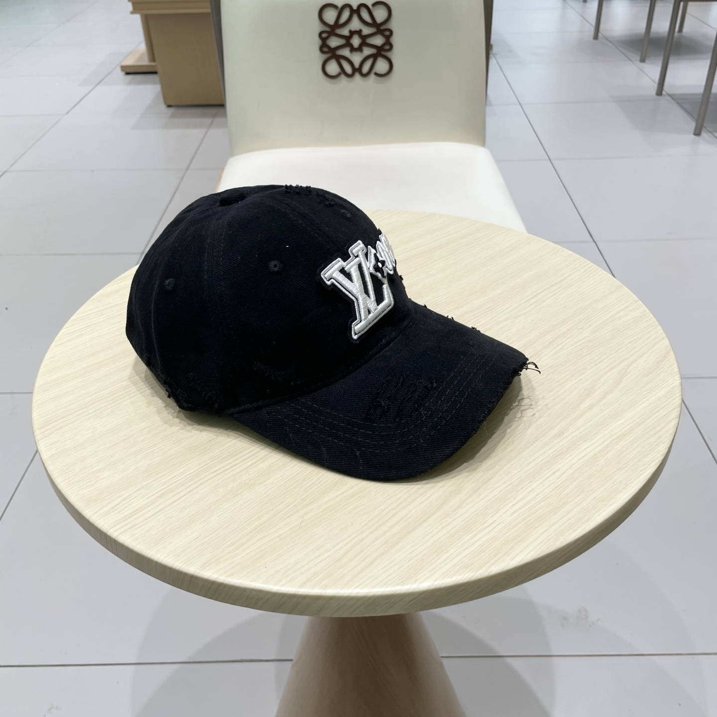  路易威登棒球帽LouisVuitton👒😍秋款新款LV棒球帽，重工打造♥高端大气