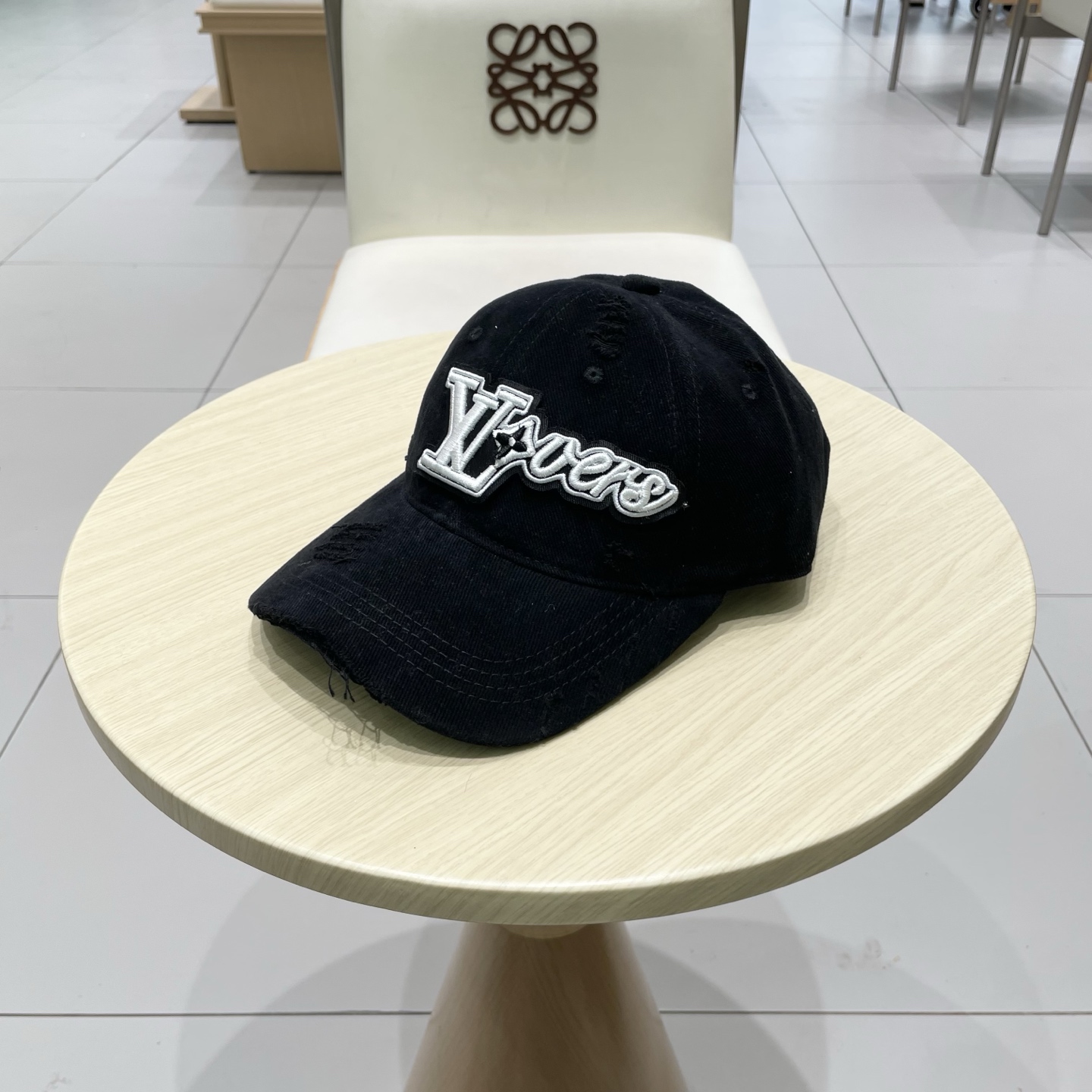  路易威登棒球帽LouisVuitton👒😍秋款新款LV棒球帽，重工打造♥高端大气