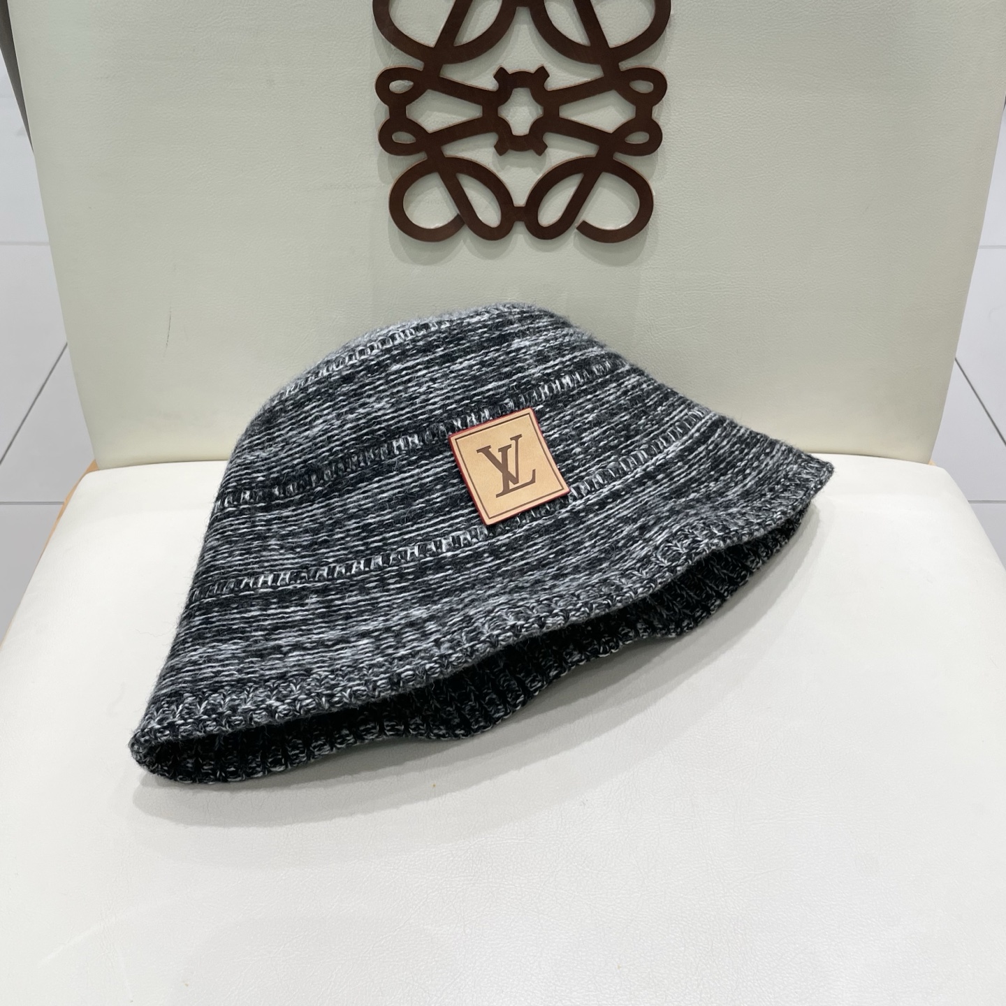  Lv路易威登女款2025秋冬小众混色镂空草编渔夫帽女水桶帽