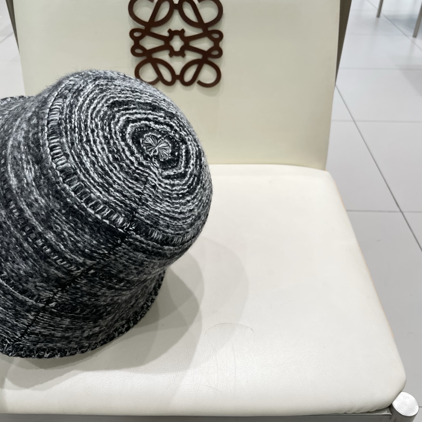  Lv路易威登女款2025秋冬小众混色镂空草编渔夫帽女水桶帽