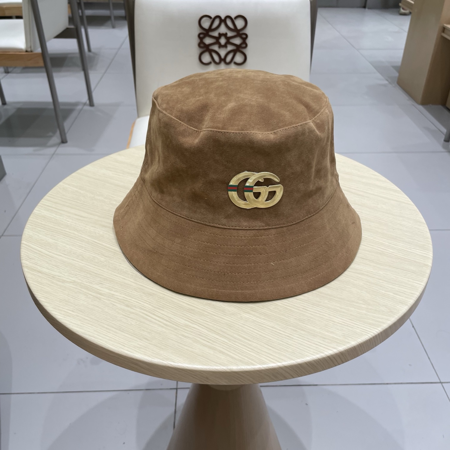 NO:357741,Gucci Gucci Suede Coffee Fisherman Hat Women's 2025 versatile hat for autumn and winter, big head, wide brim, face, small basin hat, straw hat, fisherman hat, baseball hat, hat, gucci, espadrilles, chamois leather, hatsgucci古奇麂皮绒咖色渔夫帽女2025秋冬季百搭帽子大头围宽檐显脸小盆帽帽子草帽渔夫帽棒球帽,帽子,gucci,espadrilles,chamois leather,hats,hat