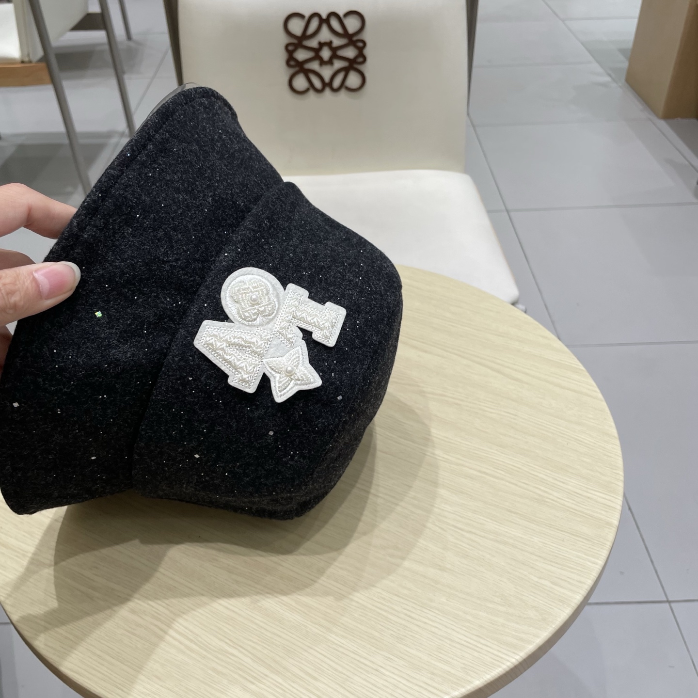 Lv路易威登秋冬新款设计感优雅渔夫帽素颜遮阳显脸小气质盆帽网红