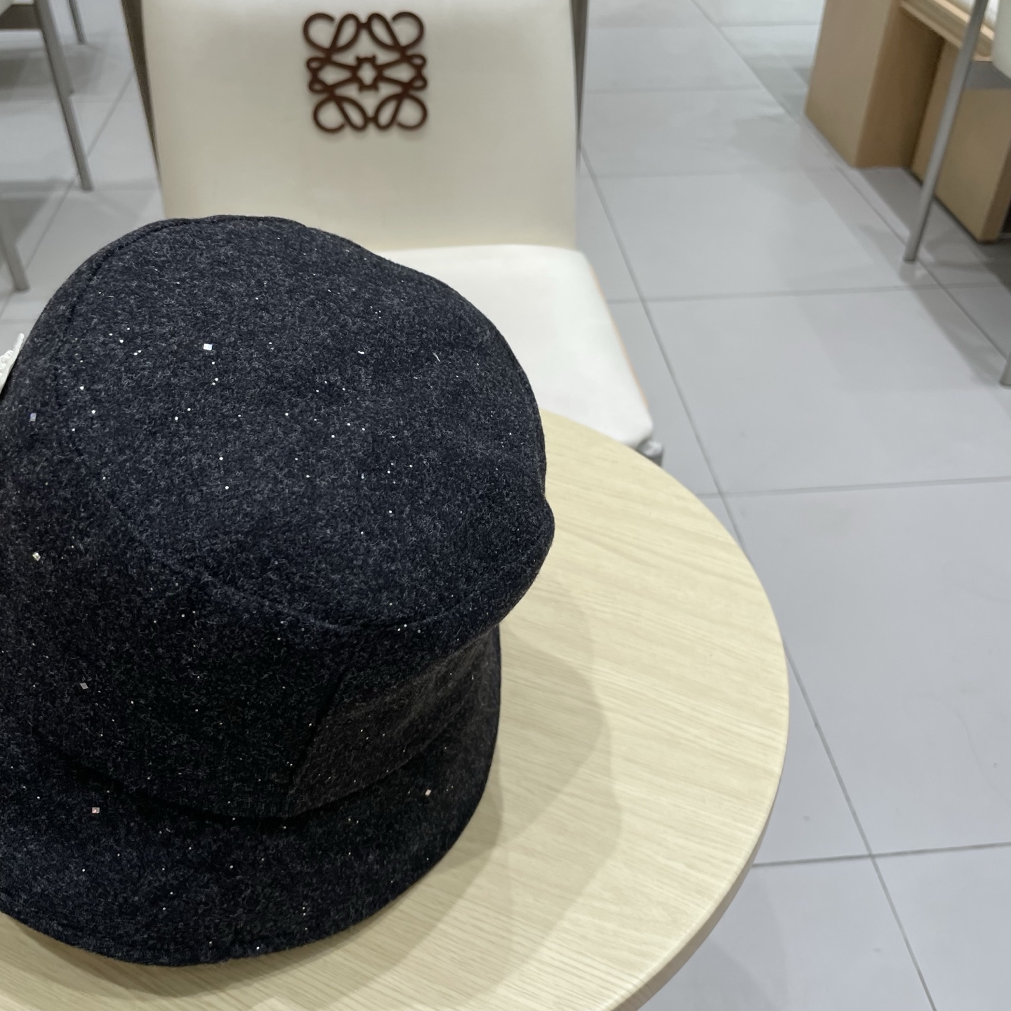 Lv路易威登秋冬新款设计感优雅渔夫帽素颜遮阳显脸小气质盆帽网红