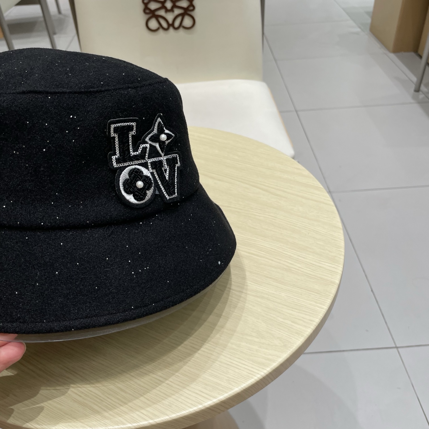 Lv路易威登秋冬新款设计感优雅渔夫帽素颜遮阳显脸小气质盆帽网红