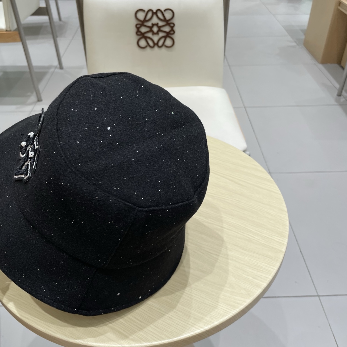 Lv路易威登秋冬新款设计感优雅渔夫帽素颜遮阳显脸小气质盆帽网红