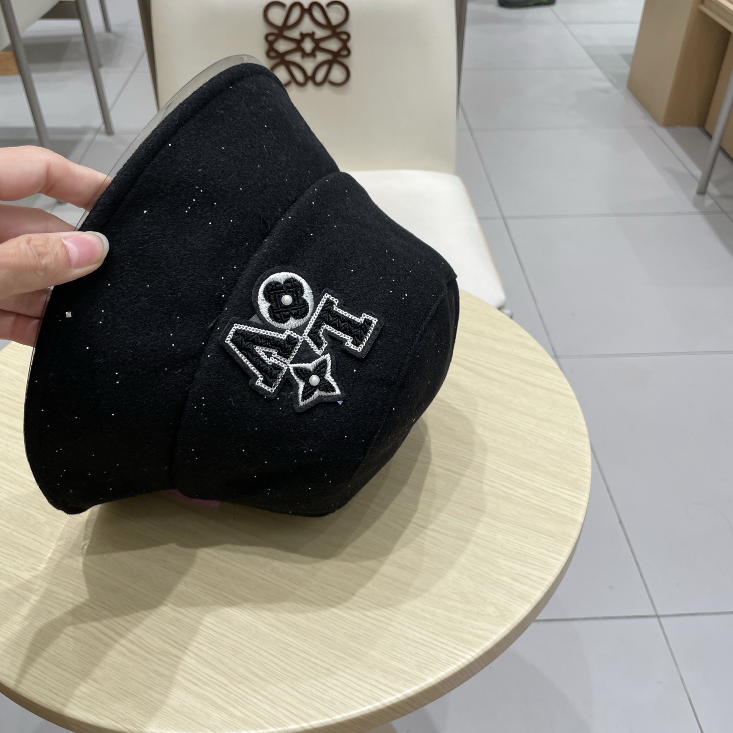 Lv路易威登秋冬新款设计感优雅渔夫帽素颜遮阳显脸小气质盆帽网红