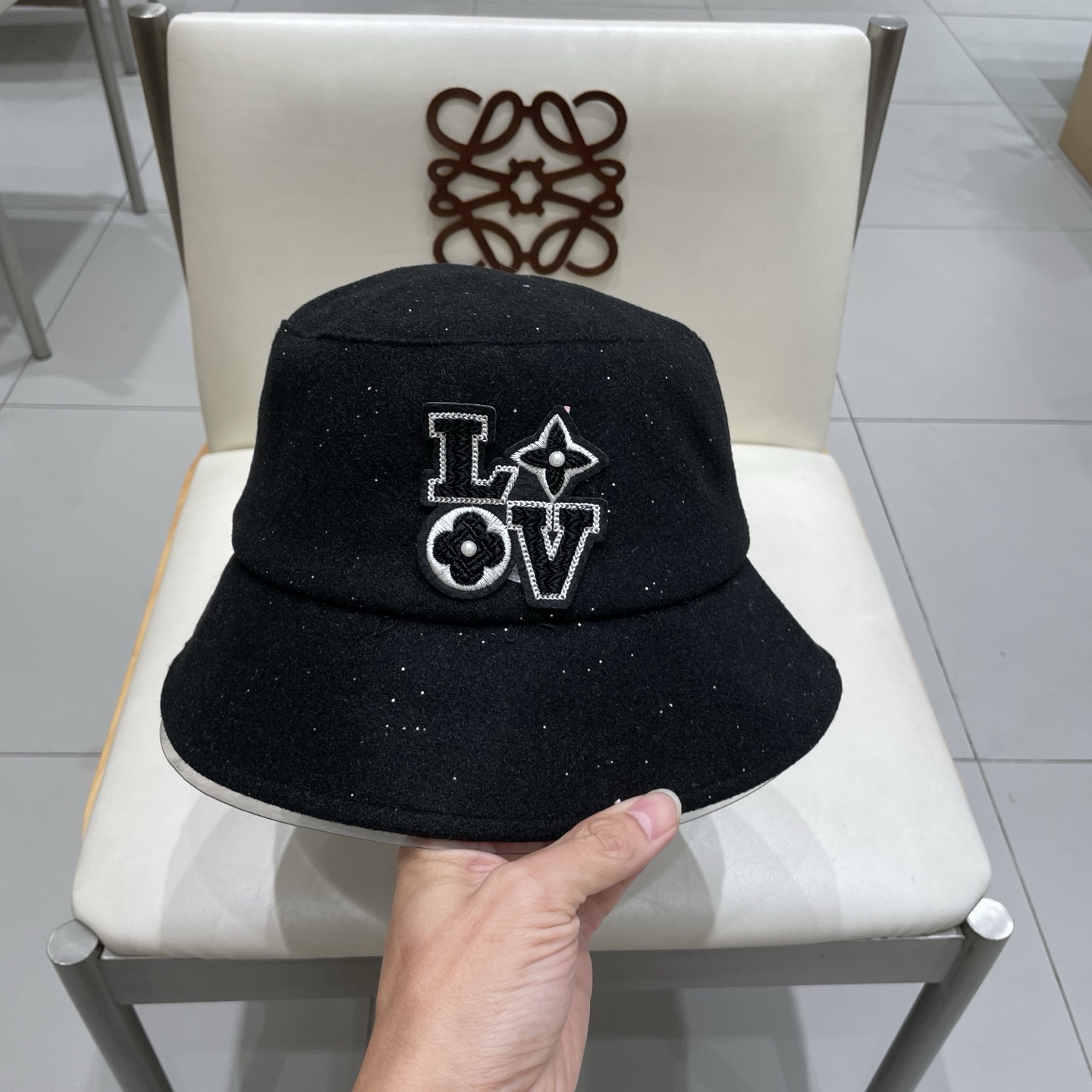 Lv路易威登秋冬新款设计感优雅渔夫帽素颜遮阳显脸小气质盆帽网红