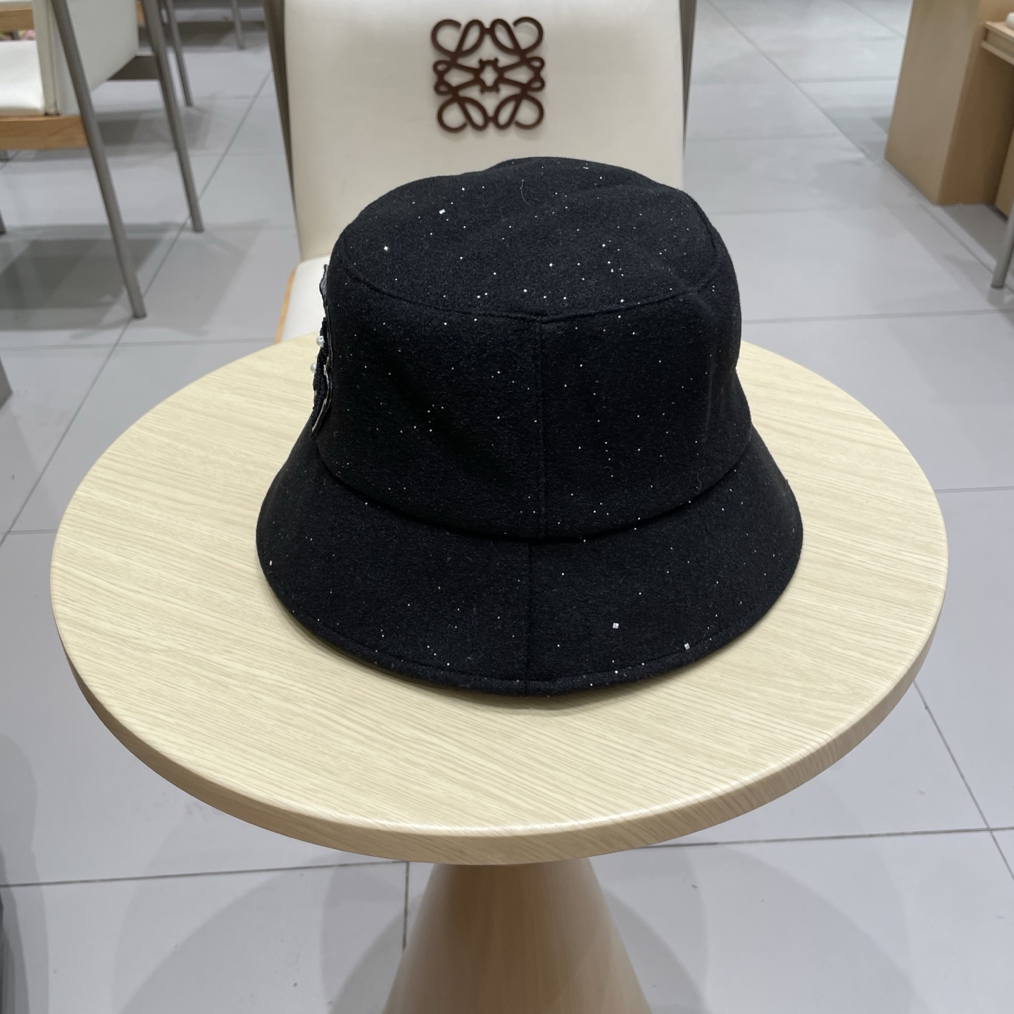 Lv路易威登秋冬新款设计感优雅渔夫帽素颜遮阳显脸小气质盆帽网红