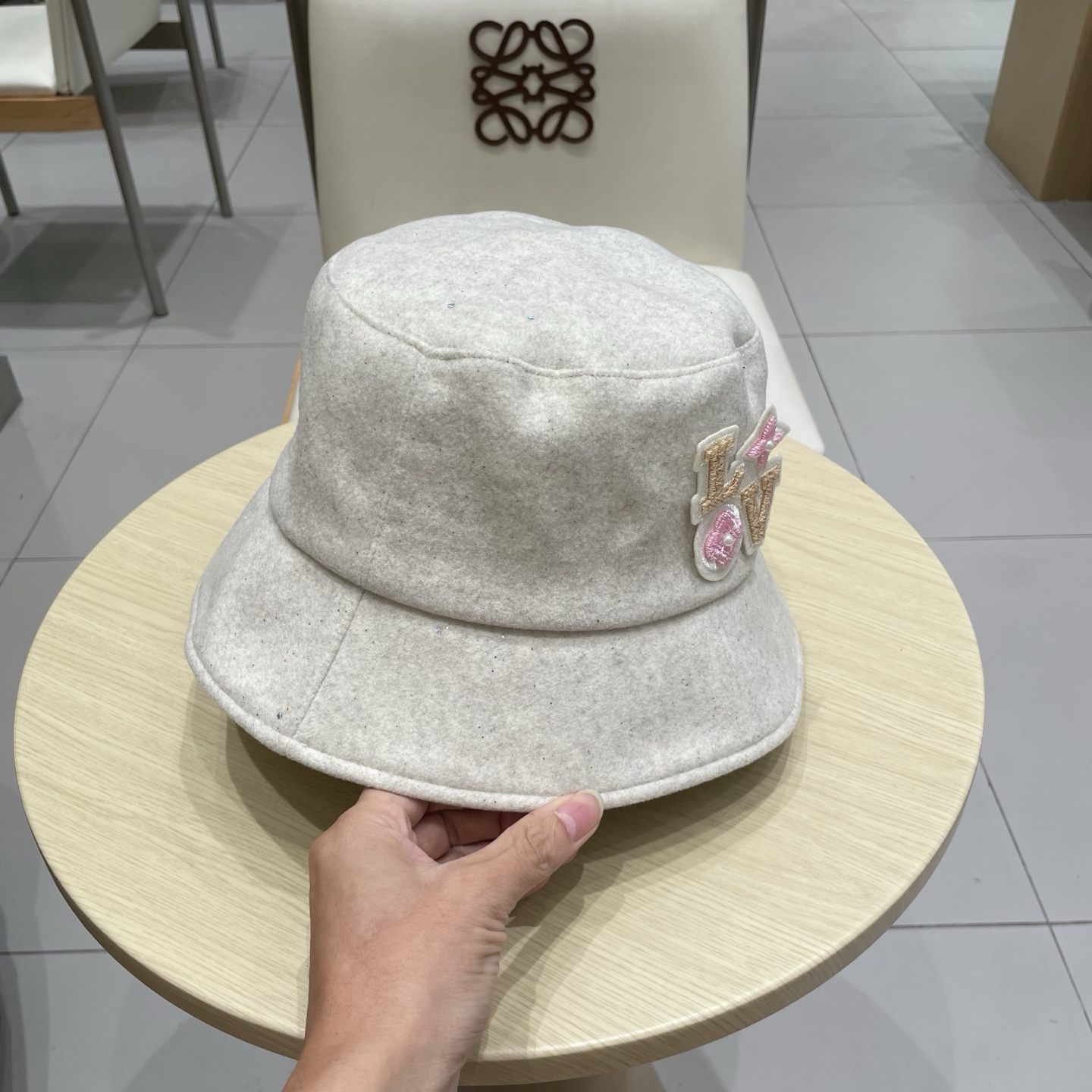 Lv路易威登秋冬新款设计感优雅渔夫帽素颜遮阳显脸小气质盆帽网红