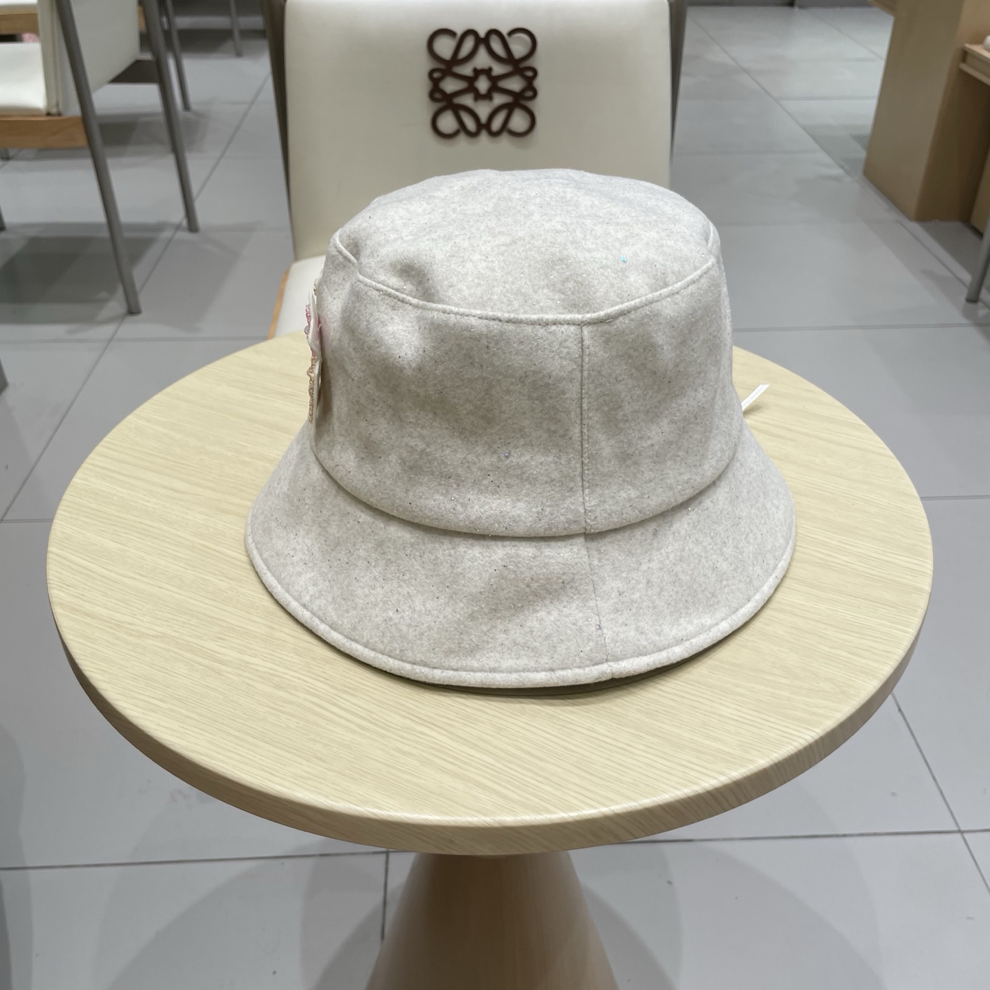 Lv路易威登秋冬新款设计感优雅渔夫帽素颜遮阳显脸小气质盆帽网红