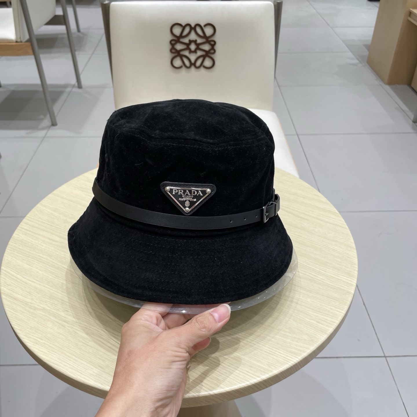  Prada普拉达高品质秋冬麂皮绒皮带扣渔夫帽子男女同款洋气优雅显脸小日系盆帽