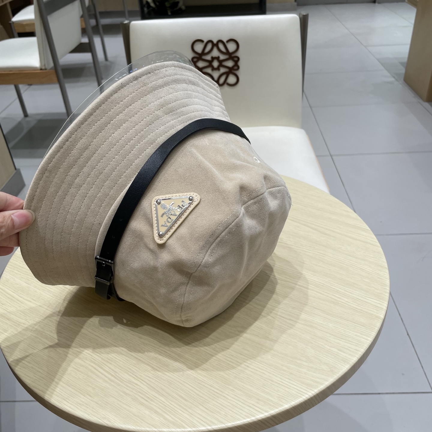  Prada普拉达高品质秋冬麂皮绒皮带扣渔夫帽子男女同款洋气优雅显脸小日系盆帽