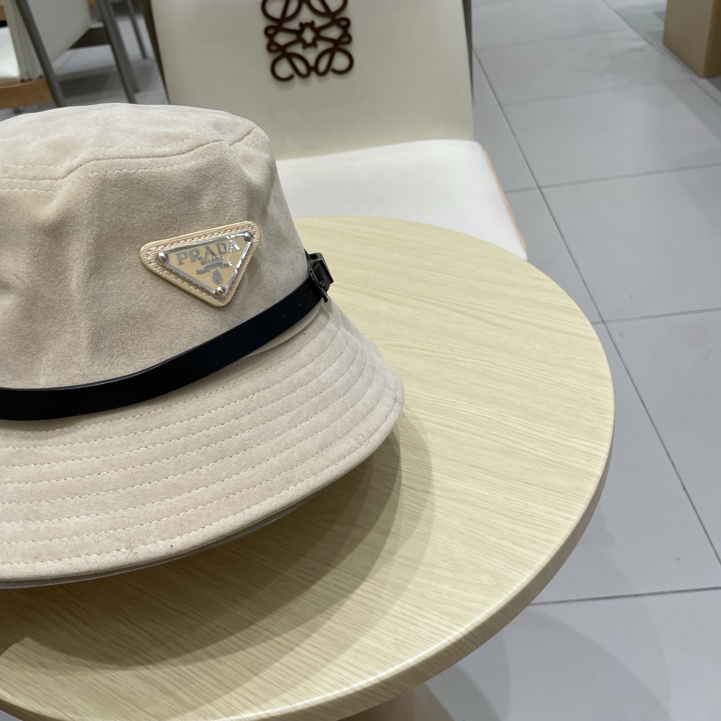  Prada普拉达高品质秋冬麂皮绒皮带扣渔夫帽子男女同款洋气优雅显脸小日系盆帽