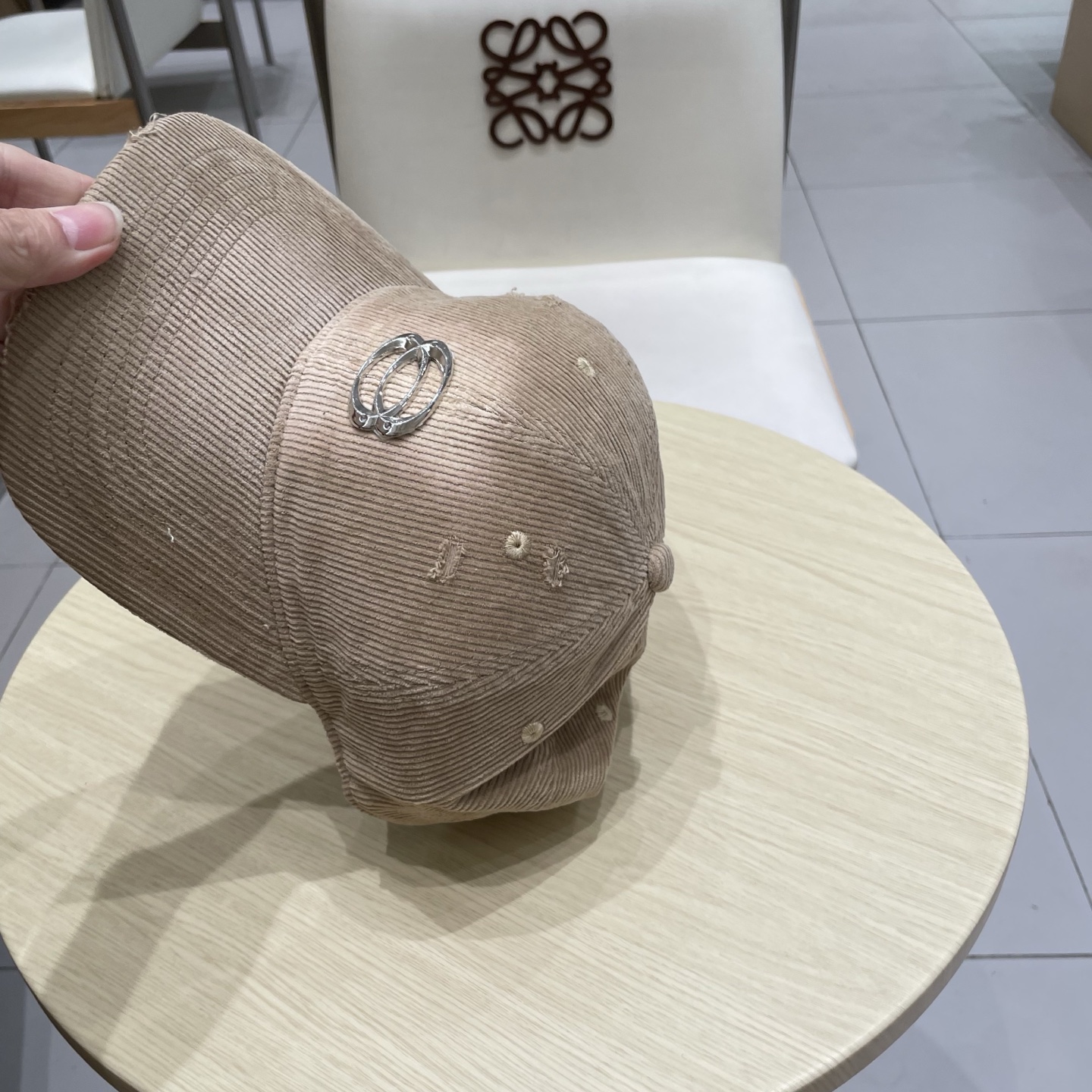  BALENCIAGA巴黎世家2025秋冬新款灯芯绒做旧款棒球帽，男女通用～酷帅出街