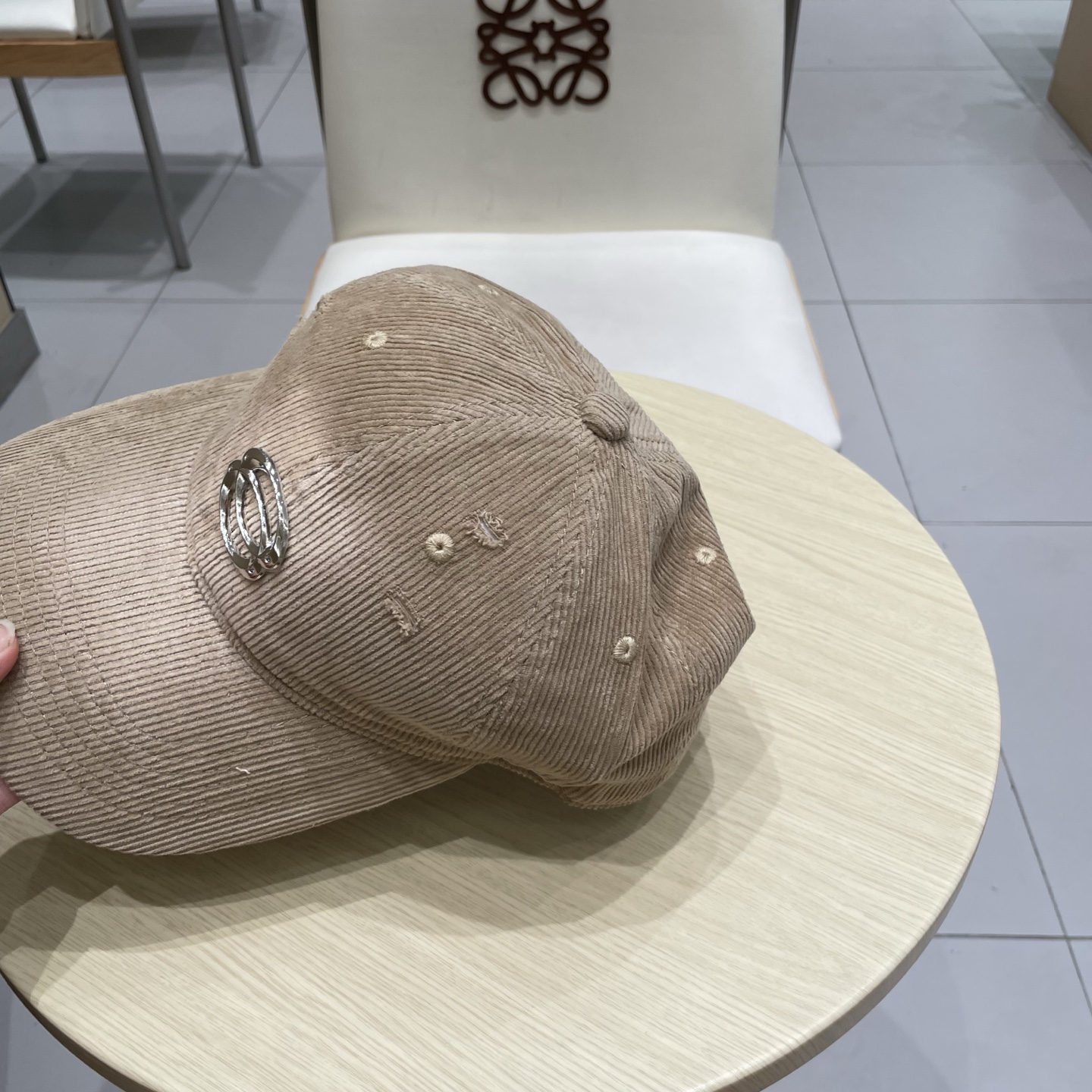  BALENCIAGA巴黎世家2025秋冬新款灯芯绒做旧款棒球帽，男女通用～酷帅出街