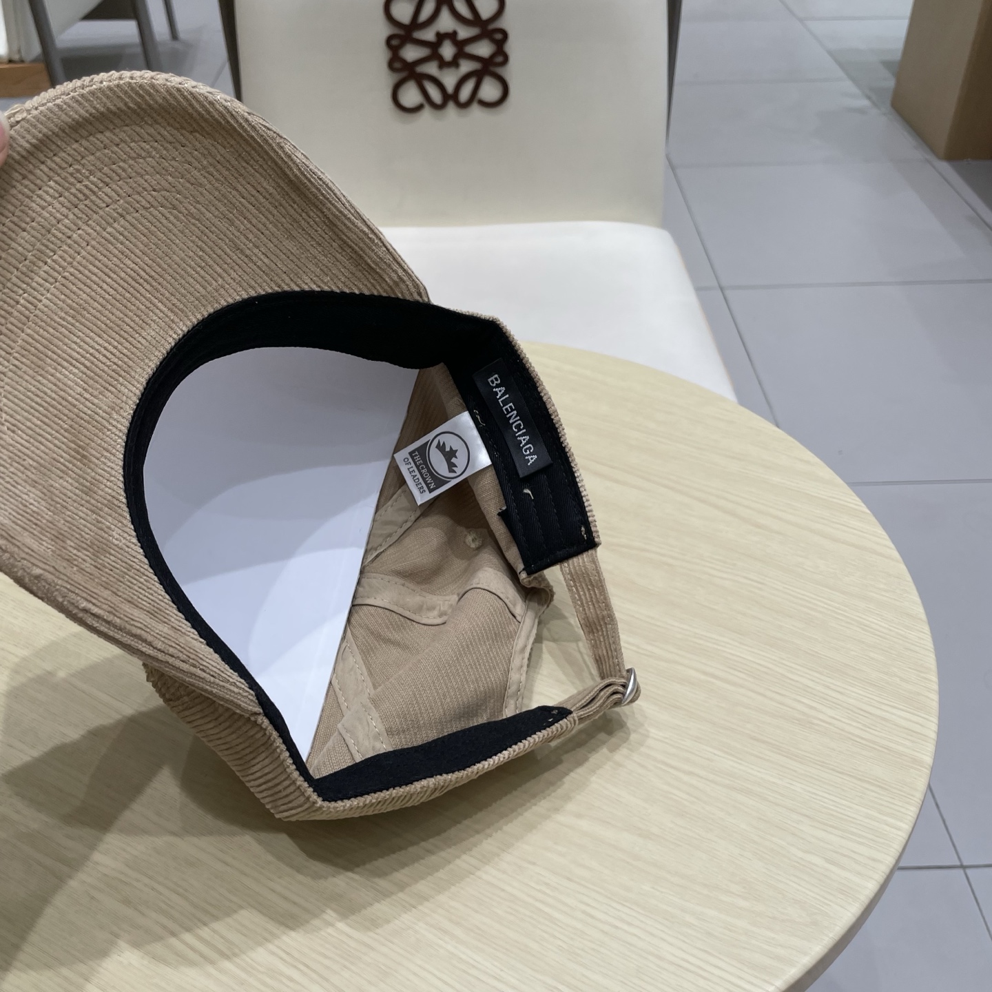  BALENCIAGA巴黎世家2025秋冬新款灯芯绒做旧款棒球帽，男女通用～酷帅出街