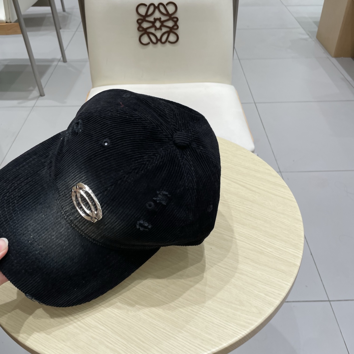  BALENCIAGA巴黎世家2025秋冬新款灯芯绒做旧款棒球帽，男女通用～酷帅出街