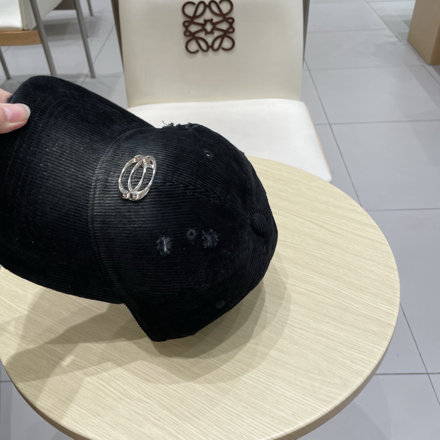  BALENCIAGA巴黎世家2025秋冬新款灯芯绒做旧款棒球帽，男女通用～酷帅出街