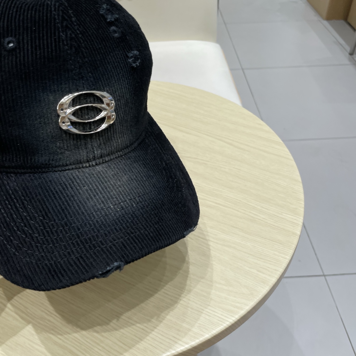  BALENCIAGA巴黎世家2025秋冬新款灯芯绒做旧款棒球帽，男女通用～酷帅出街