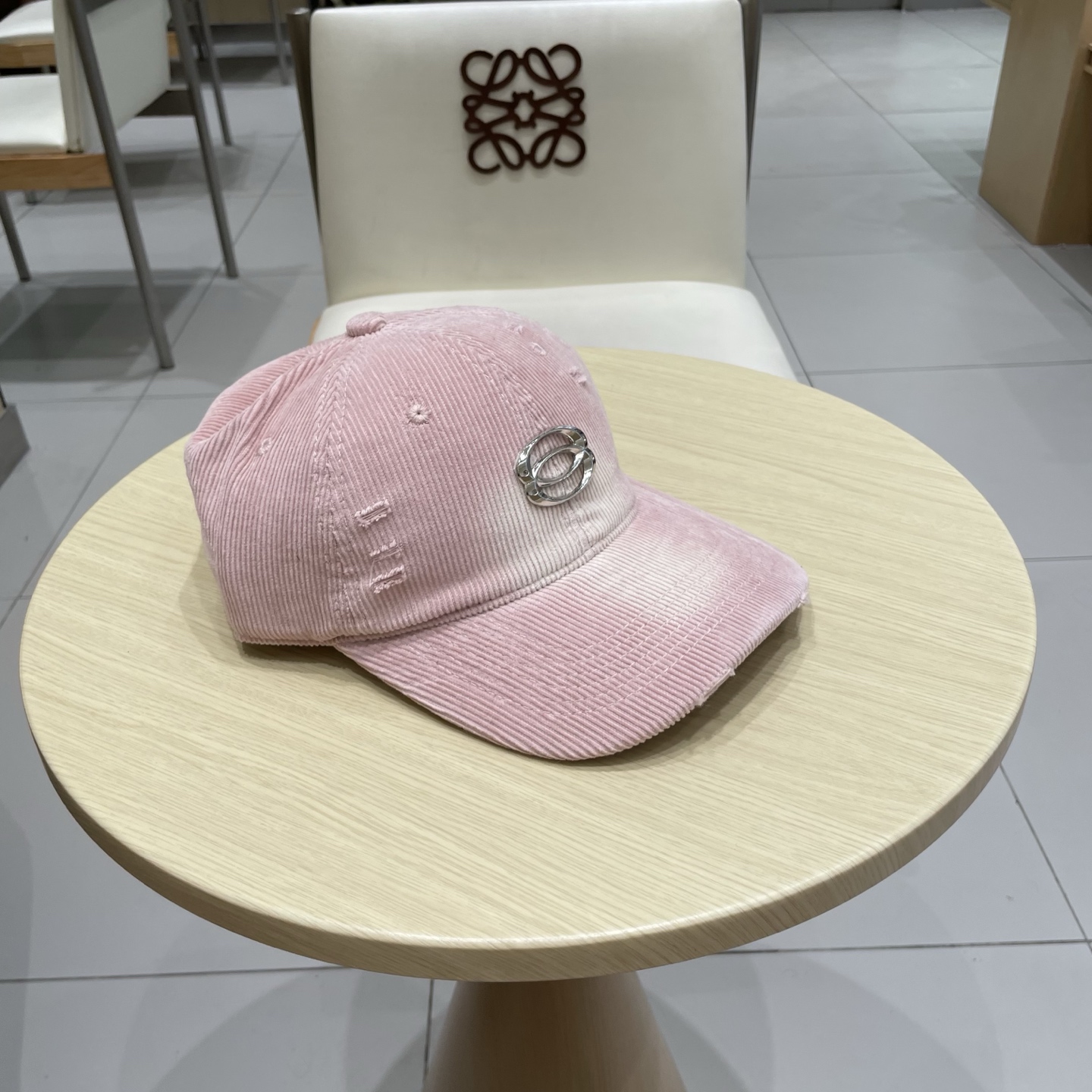  BALENCIAGA巴黎世家2025秋冬新款灯芯绒做旧款棒球帽，男女通用～酷帅出街