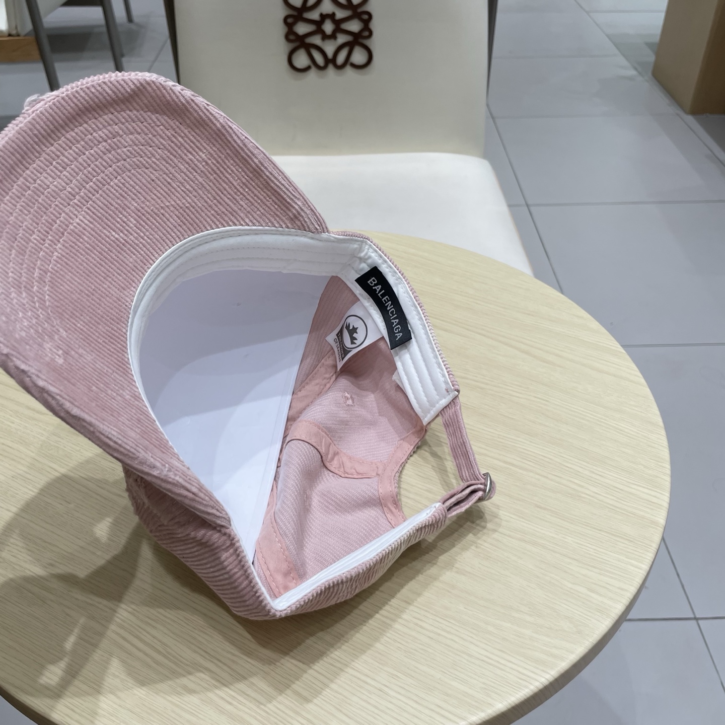  BALENCIAGA巴黎世家2025秋冬新款灯芯绒做旧款棒球帽，男女通用～酷帅出街