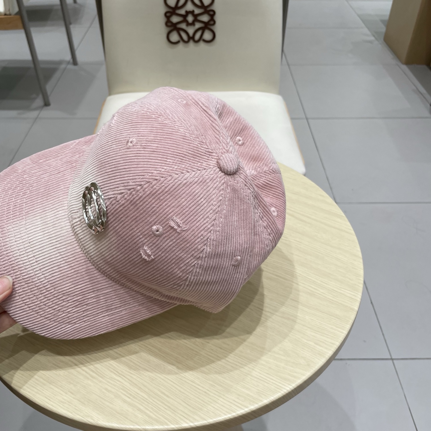  BALENCIAGA巴黎世家2025秋冬新款灯芯绒做旧款棒球帽，男女通用～酷帅出街